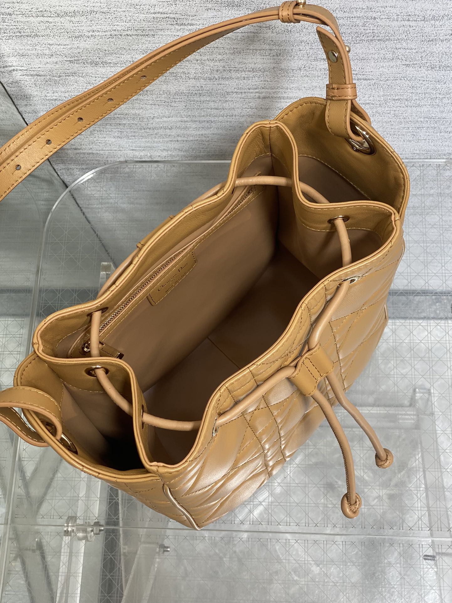 Bagsaaa D10r Medium D-Motion Bag Light Gold-Tone Macrocannage Lambskin - 24cm