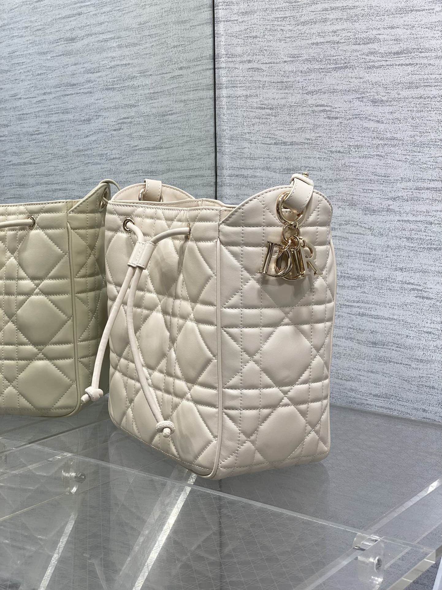 Bagsaaa D10r Medium D-Motion Bag Latte Macrocannage Lambskin - 24cm