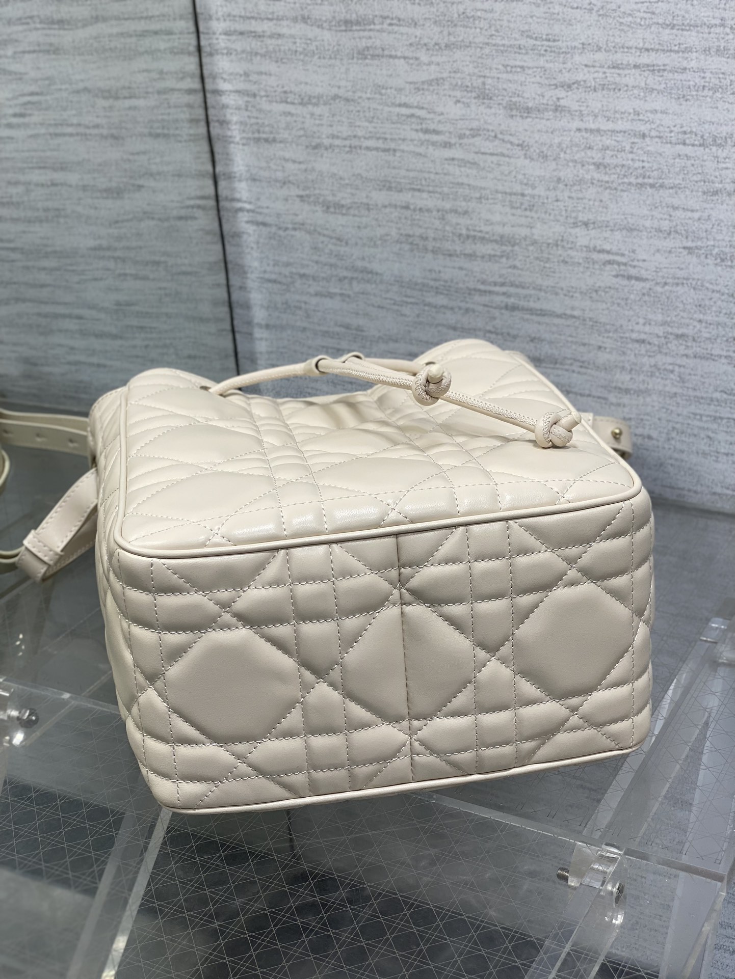 Bagsaaa D10r Medium D-Motion Bag Latte Macrocannage Lambskin - 24cm