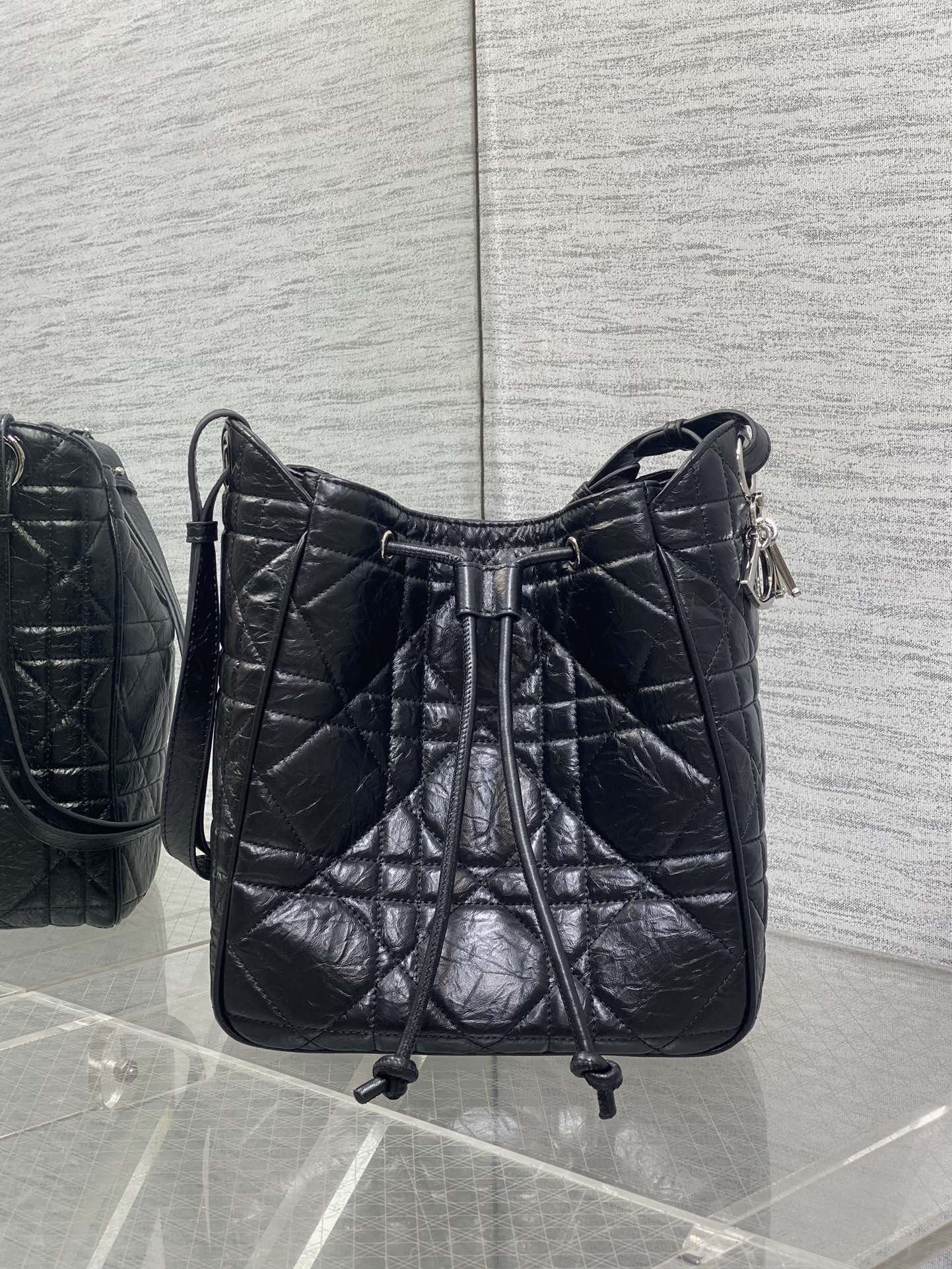 Bagsaaa D10r Medium D-Motion Bag Black Macrocannage Crinkled Calfskin - 24cm