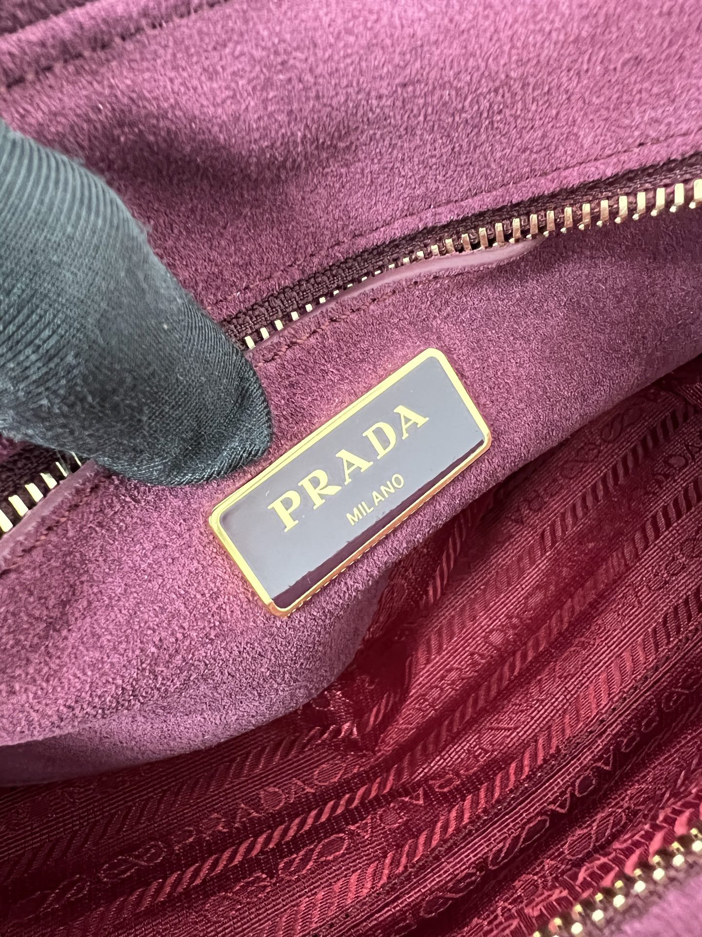 Bagsaaa Pra*a Explore medium suede shoulder bag with flap Burgundy 1BD394 - 30cm