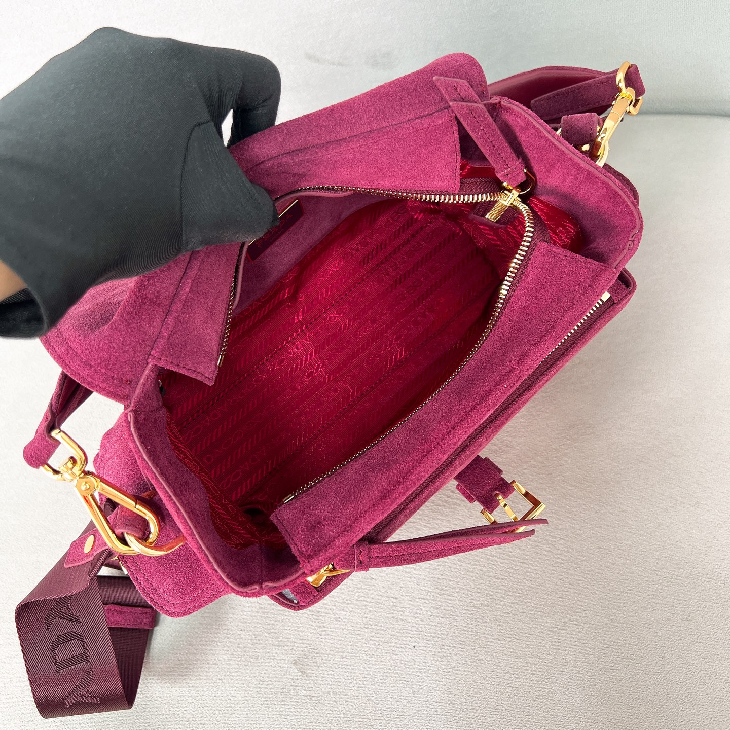 Bagsaaa Pra*a Explore medium suede shoulder bag with flap Burgundy 1BD394 - 30cm