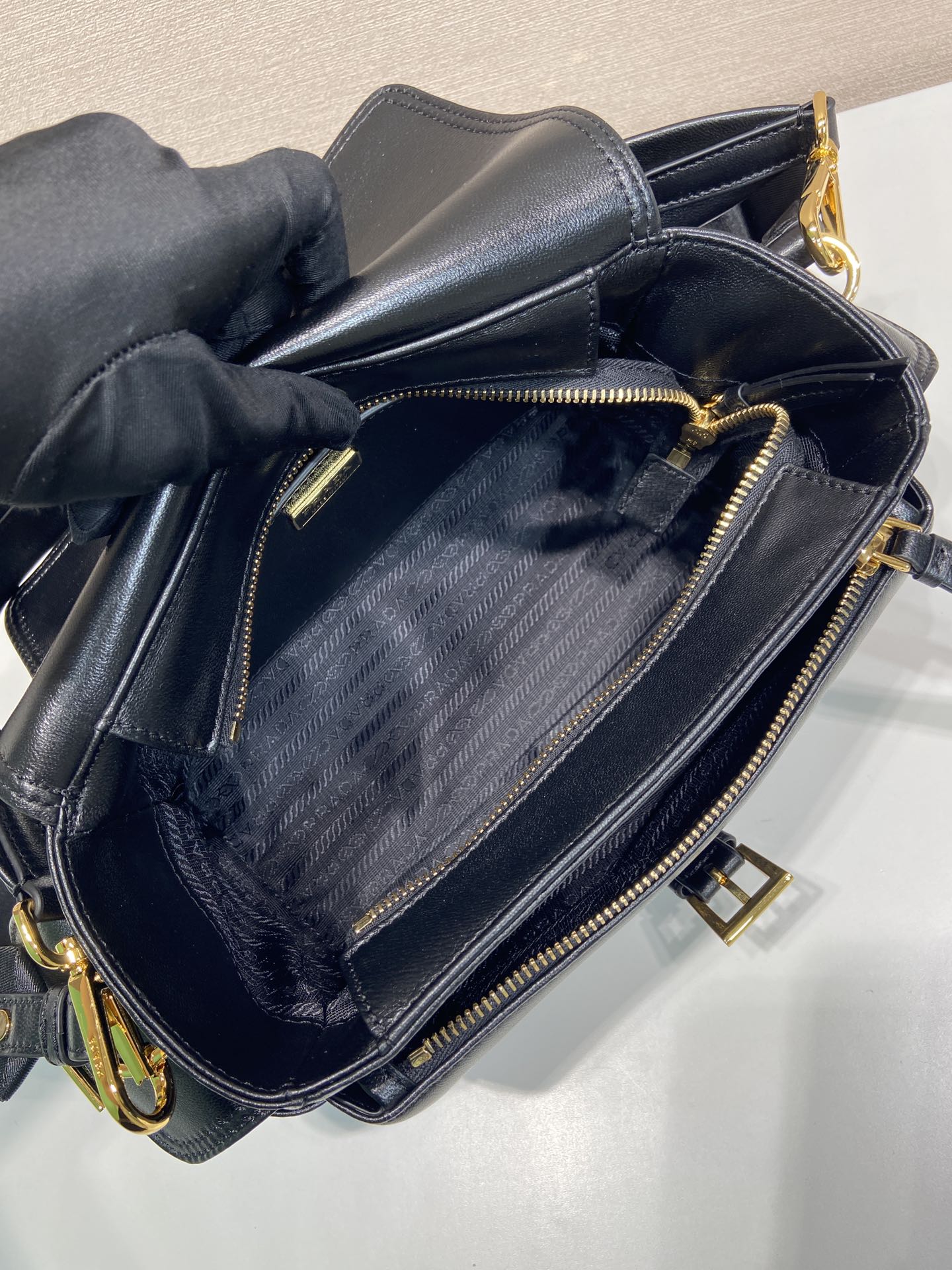 Bagsaaa Medium Pra*a Explore nappa leather shoulder bag with flap 1BD394 black - 30cm