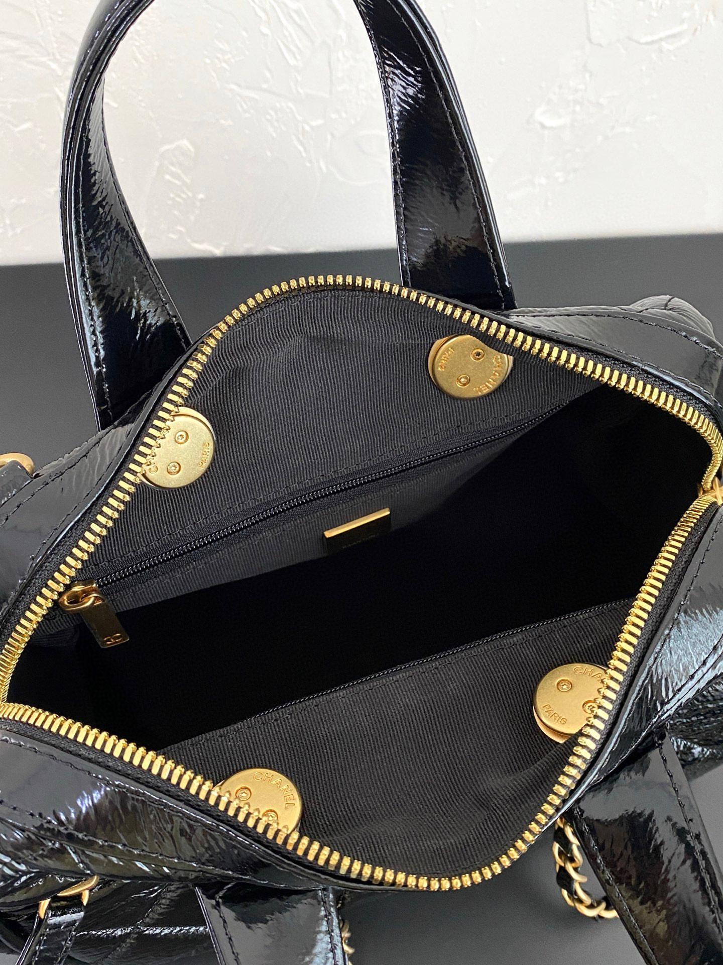 Bagsaaa Ch**el Small Bowling Bag AS5578 Black Patent Crumpled Calfskin - 21cm