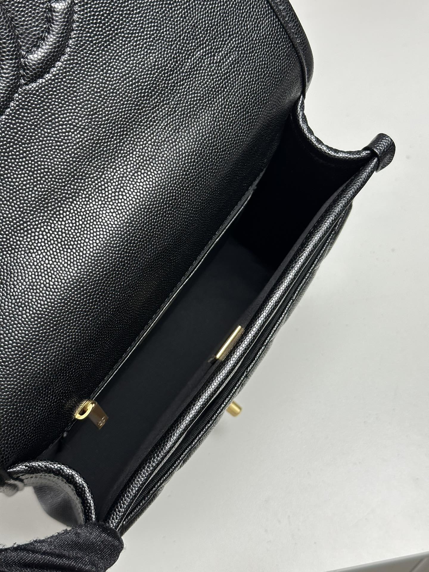 Bagsaaa Ch**el Backpack AS5715 Black Grained Shiny Calfskin - 22cm