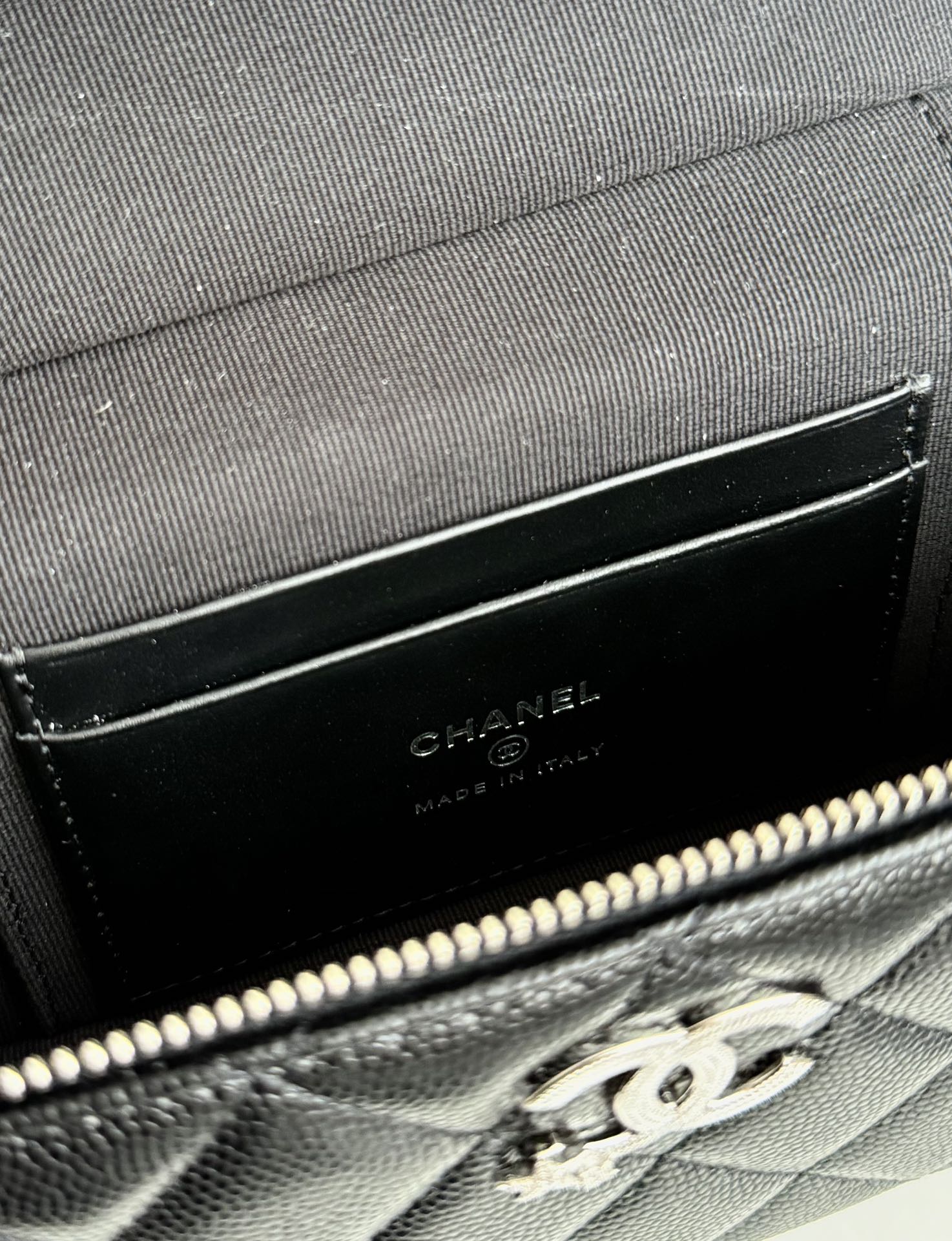 Bagsaaa Ch**el Vanity with Chain AP4854 Black Caviar - 19.5cm