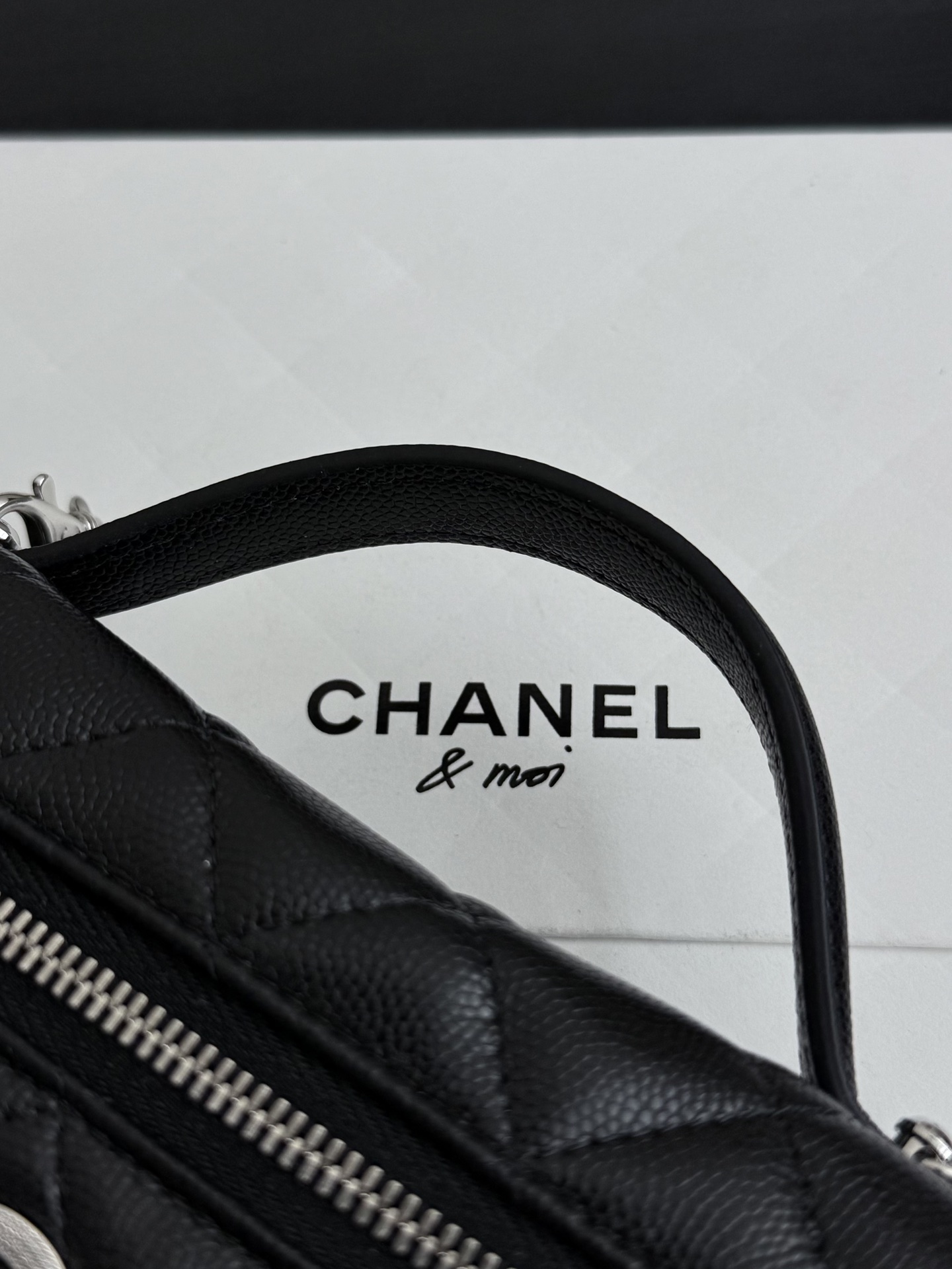 Bagsaaa Ch**el Vanity with Chain AP4854 Black Caviar - 19.5cm