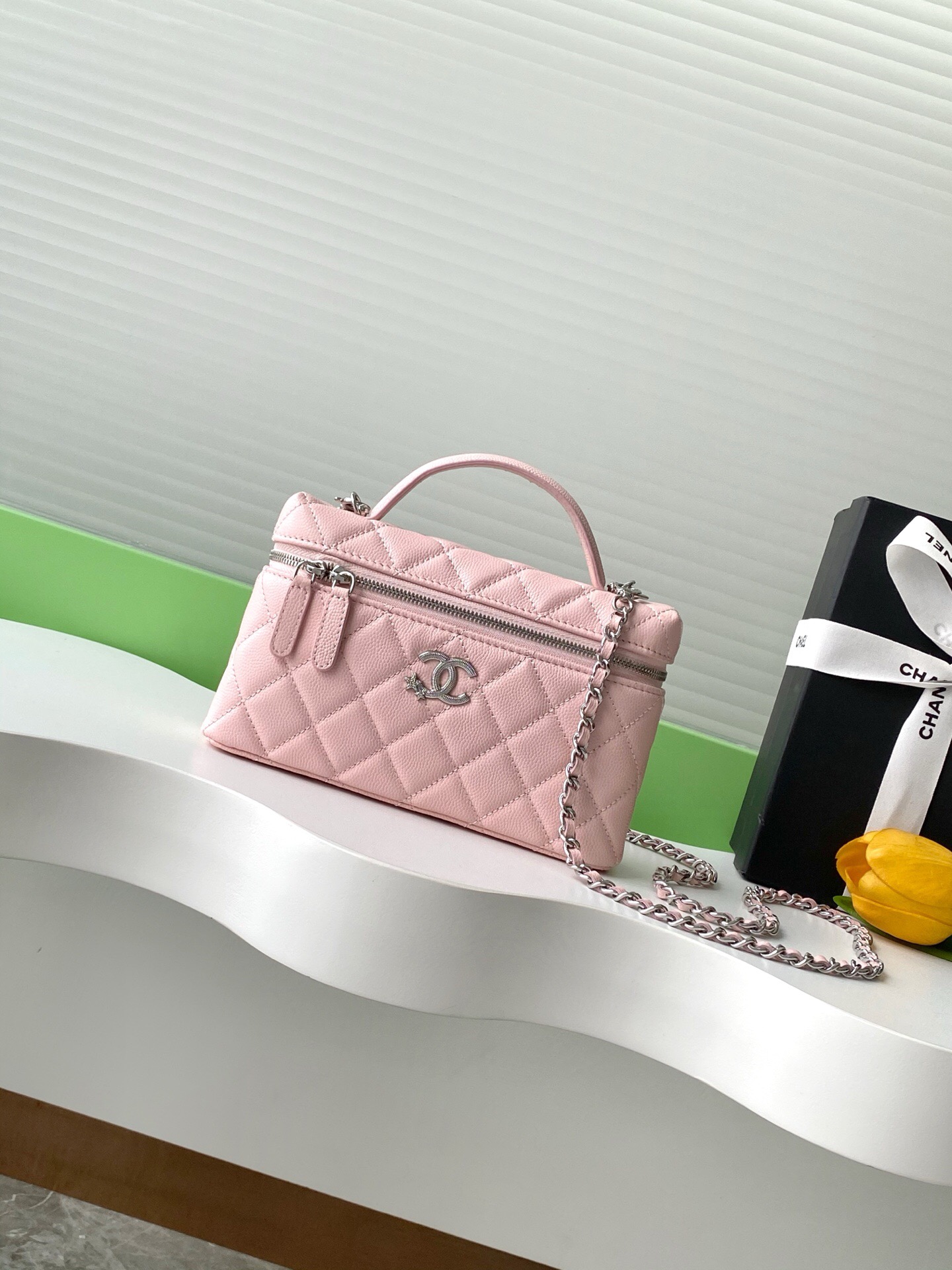 Bagsaaa Ch**el Vanity with Chain AP4854 Light Pink Caviar - 19.5cm