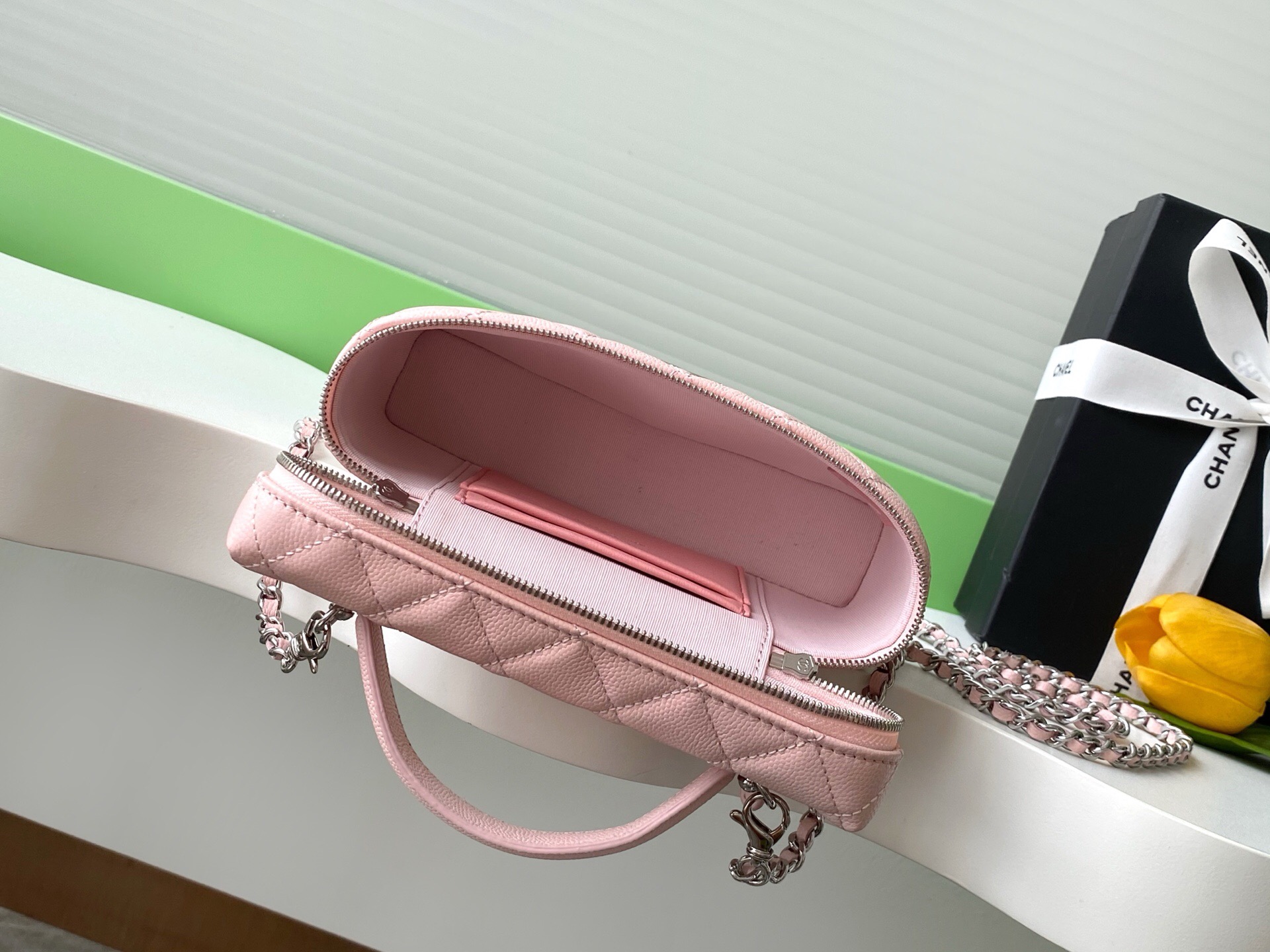 Bagsaaa Ch**el Vanity with Chain AP4854 Light Pink Caviar - 19.5cm