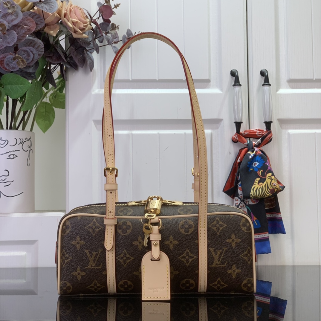 Bagsaaa LV M47031 Hang On Bag Monogram - 26cm