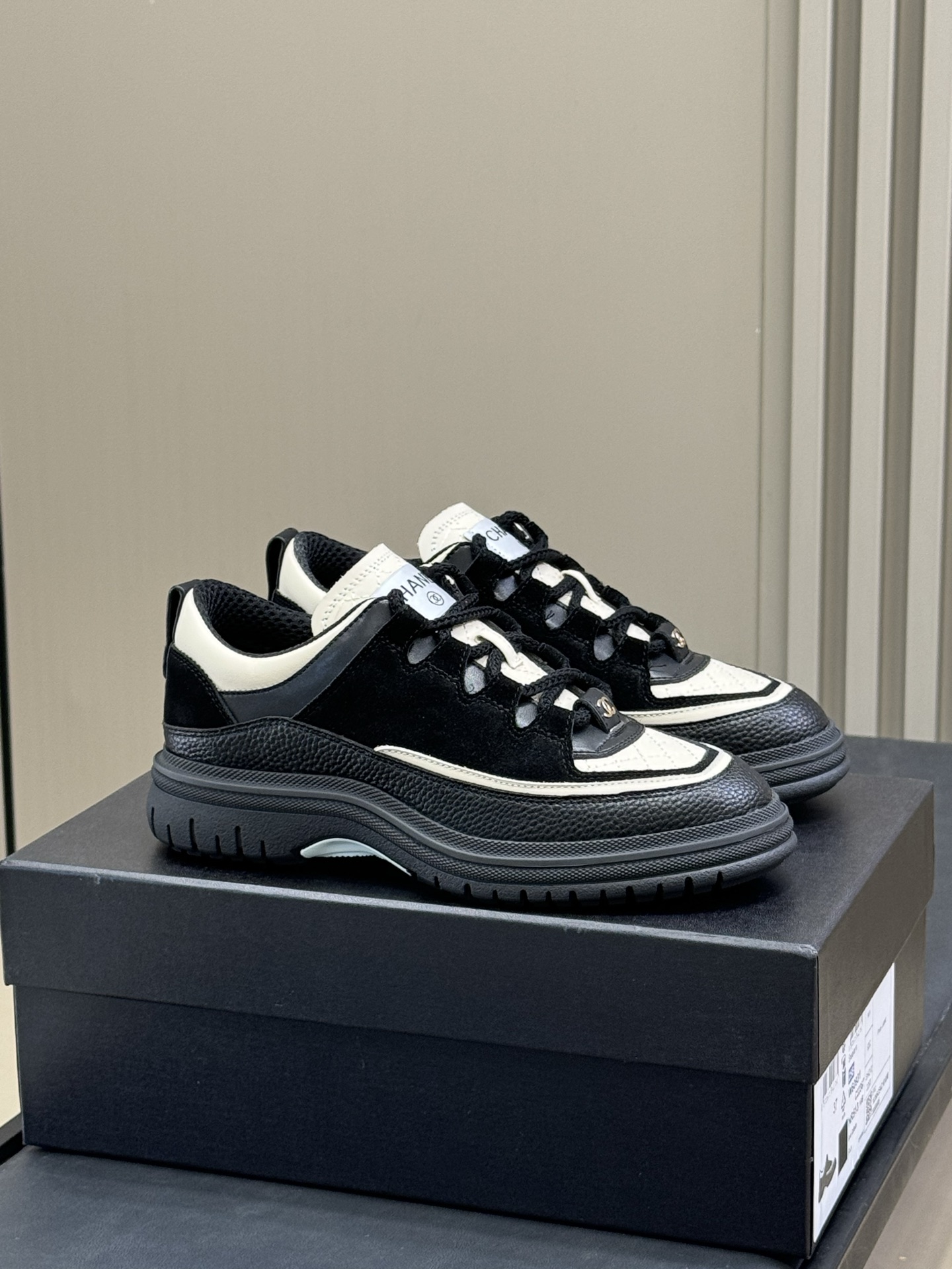 Bagsaaa Ch**el Trainers G46258 Black & White
