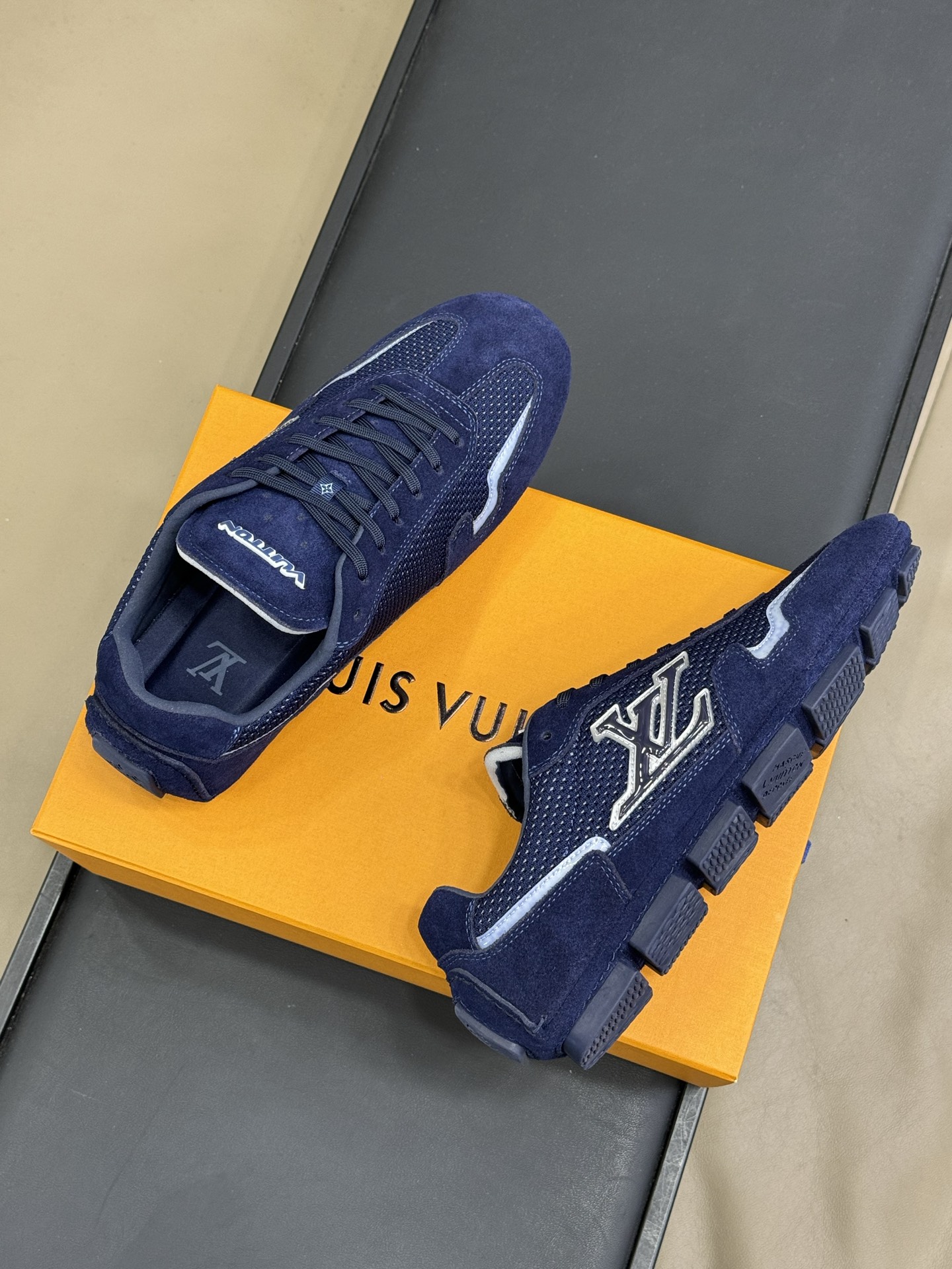 Bagsaaa LV Rally Sneaker Dark Blue Suede