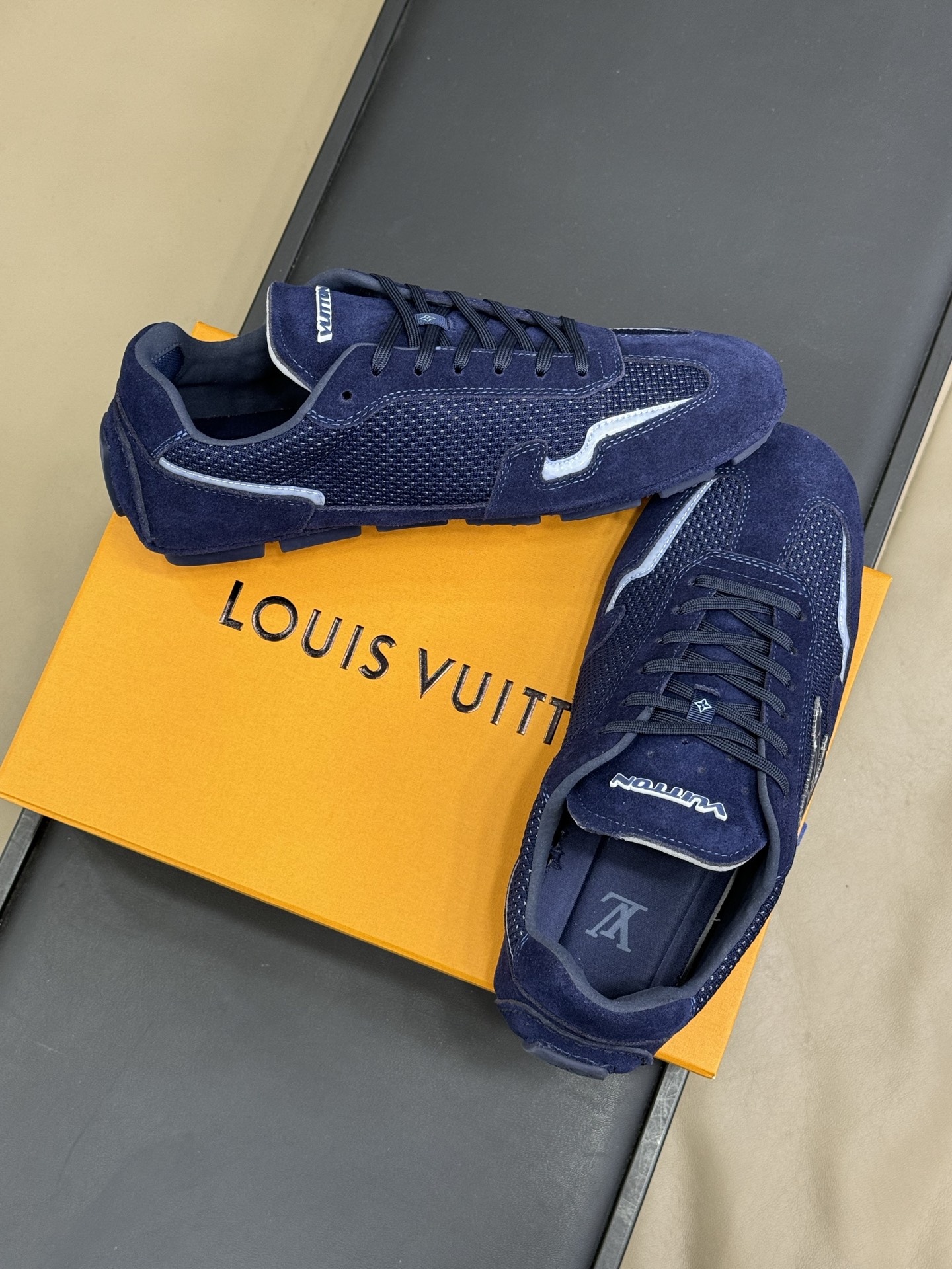 Bagsaaa LV Rally Sneaker Dark Blue Suede