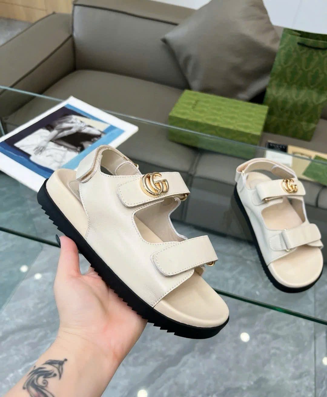 Bagsaaa Gvc*1 Sandals Ivory