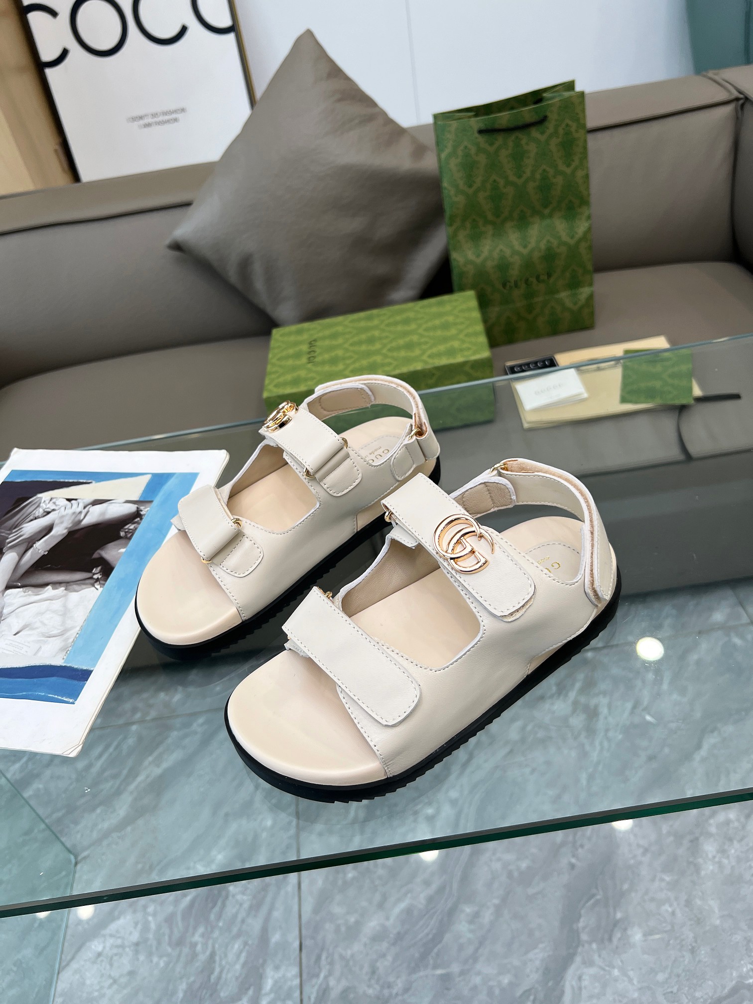 Bagsaaa Gvc*1 Sandals Ivory