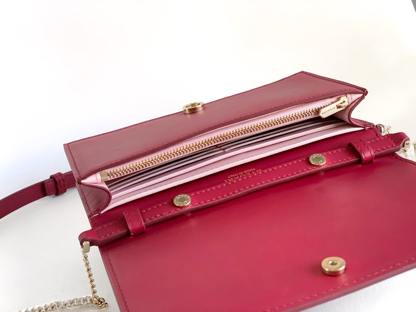 Bagsaaa Bulgari Red Embossed Crossbody Bag - 19cm