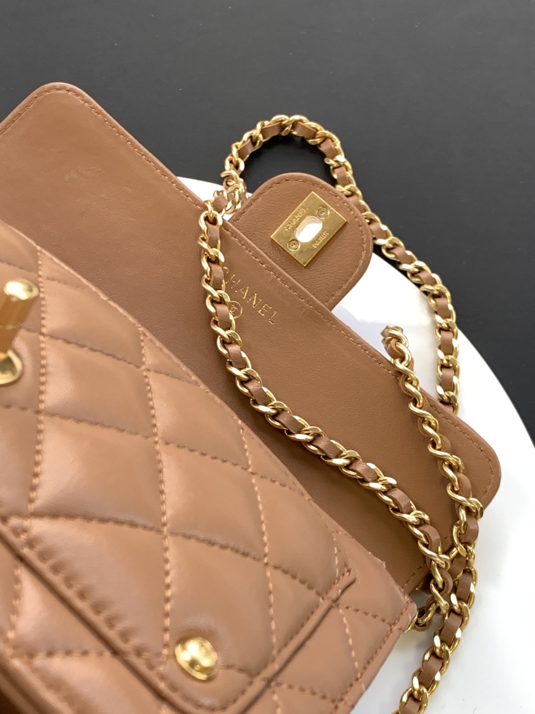 Bagsaaa Ch**el Wallet on Chain AP4674 Brown - 19cm