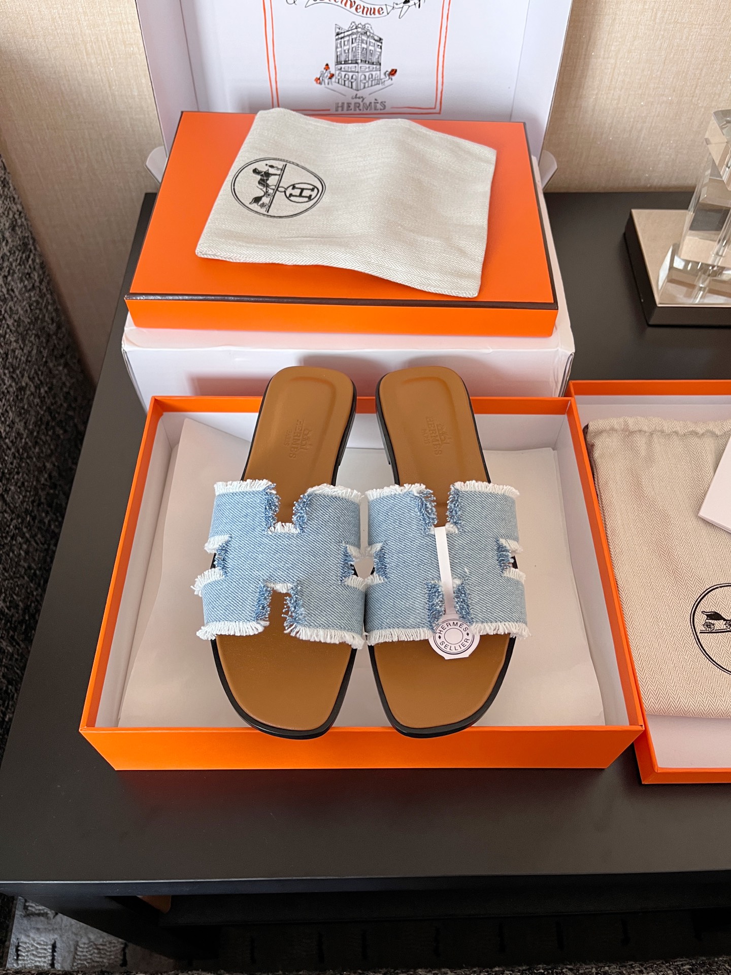 Bagsaaa H**me5 Oran sandal denim