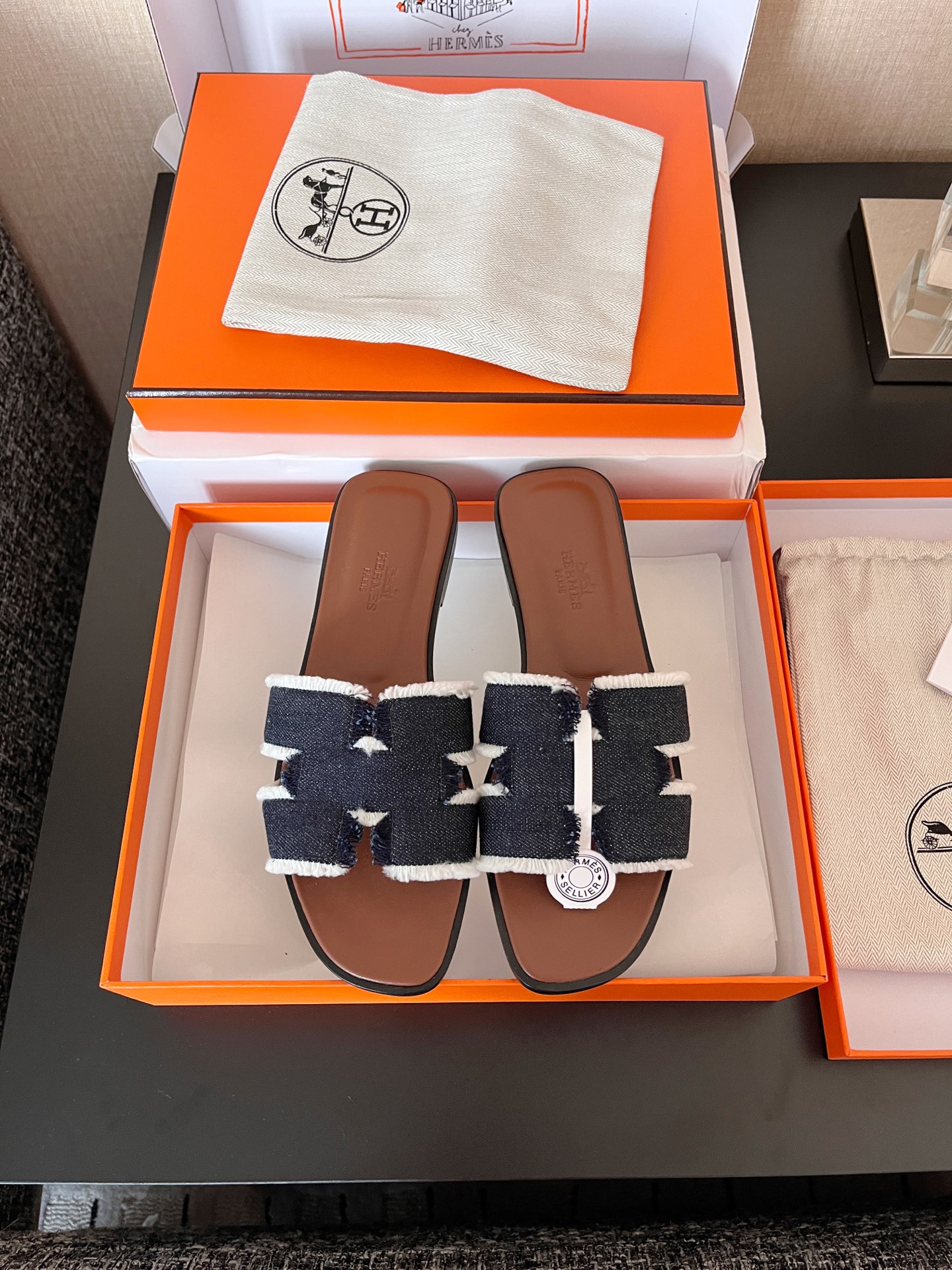 Bagsaaa H**me5 Oran sandal dark denim