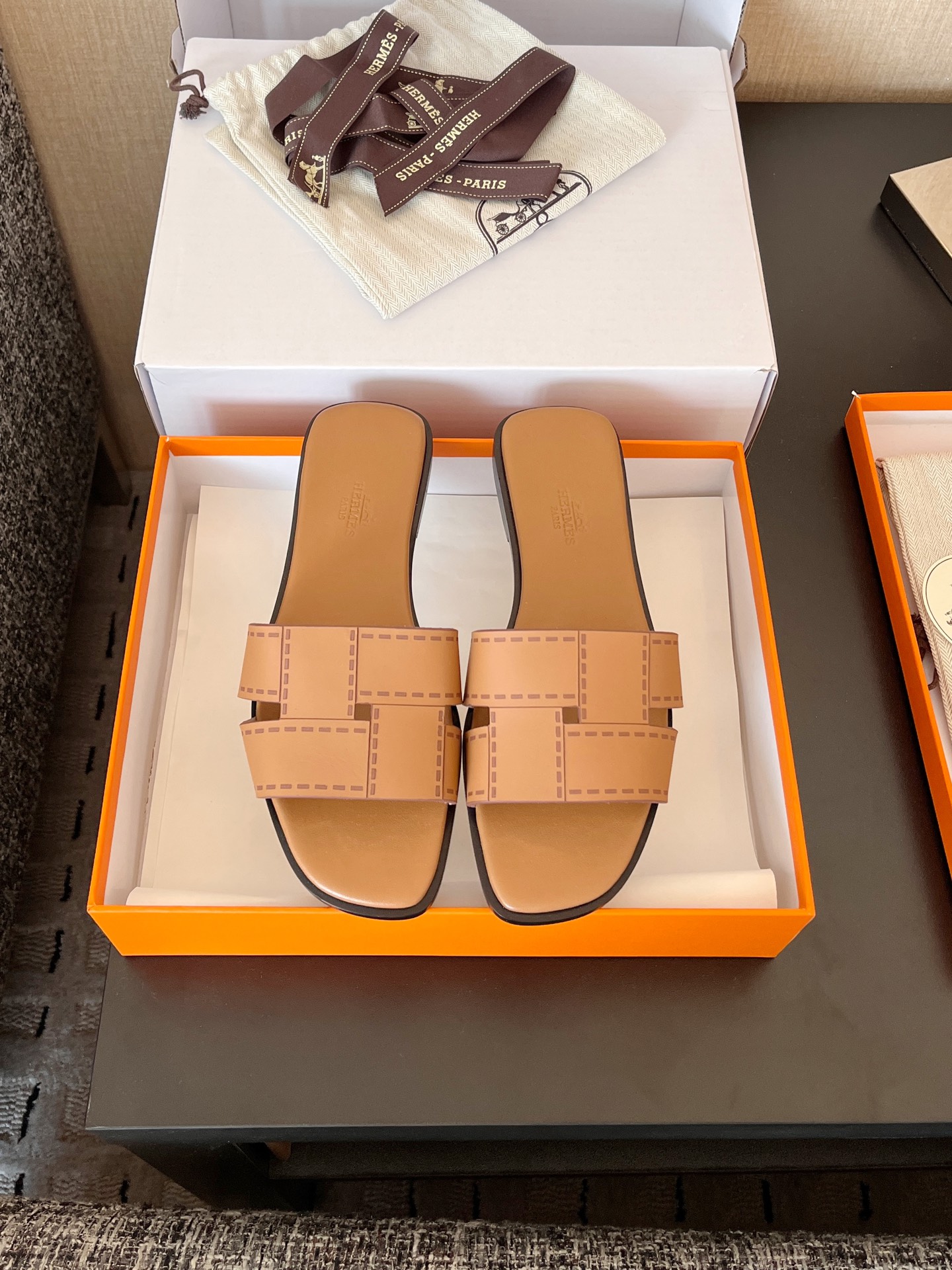 Bagsaaa H**me5 Idioma sandal brown