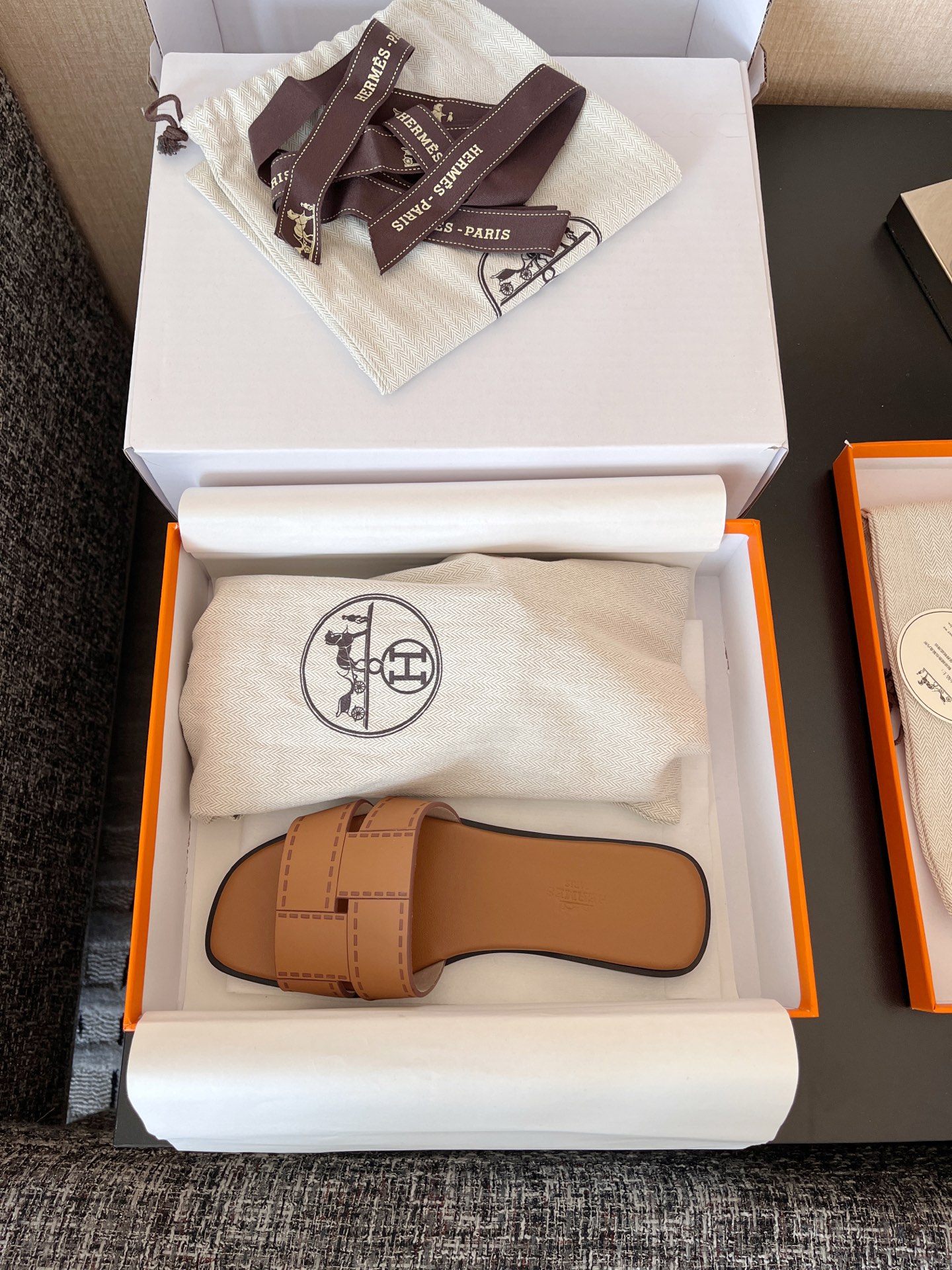 Bagsaaa H**me5 Idioma sandal brown