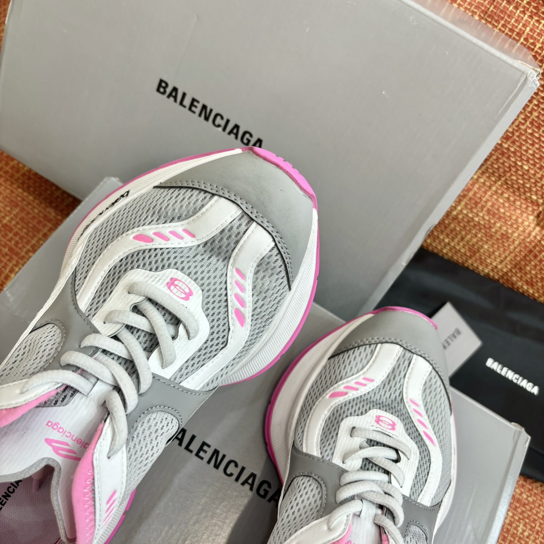 Bagsaaa Ba1en*iaga - Circuit Beige / Pink Low Top Sneakers