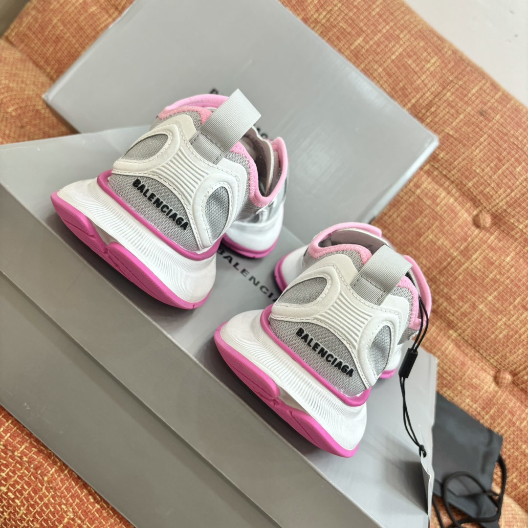 Bagsaaa Ba1en*iaga - Circuit Beige / Pink Low Top Sneakers