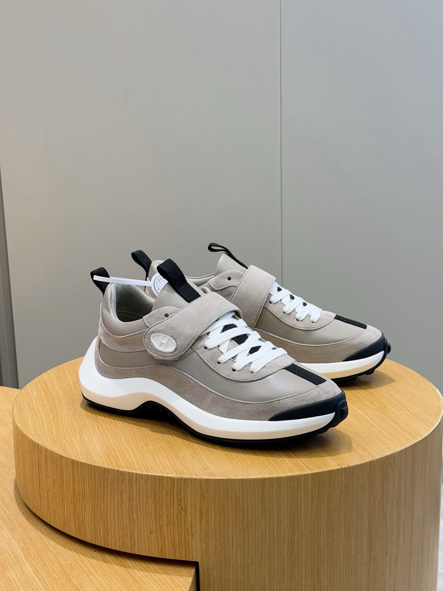 Bagsaa H**me5 Loop sneaker beige