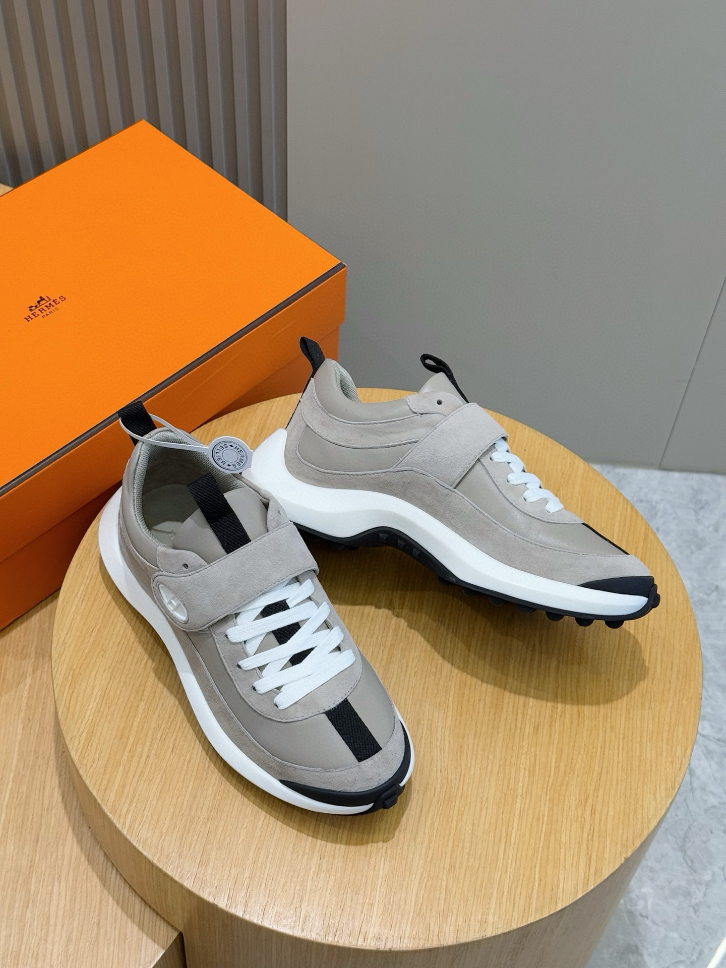 Bagsaa H**me5 Loop sneaker beige