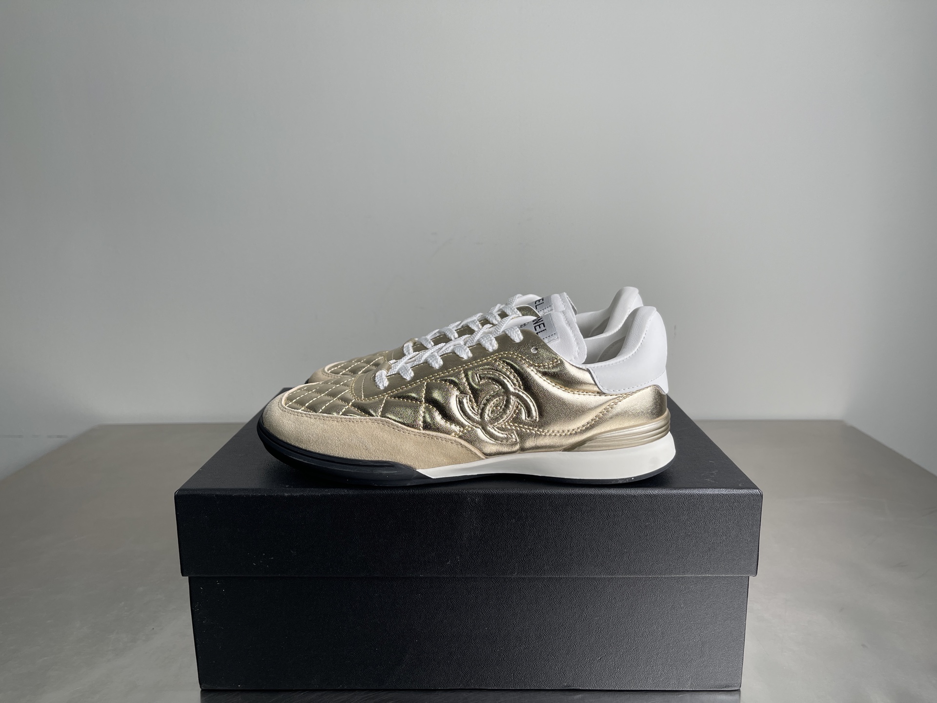 Bagsaaa Ch**el Trainers G45839 Gold