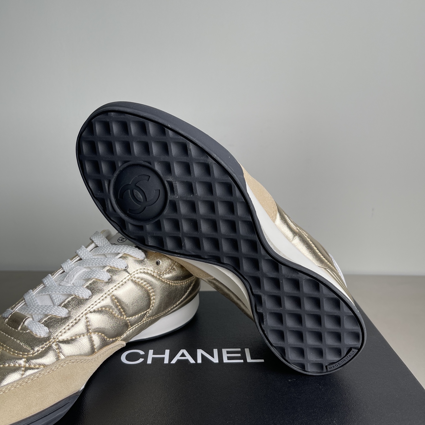 Bagsaaa Ch**el Trainers G45839 Gold