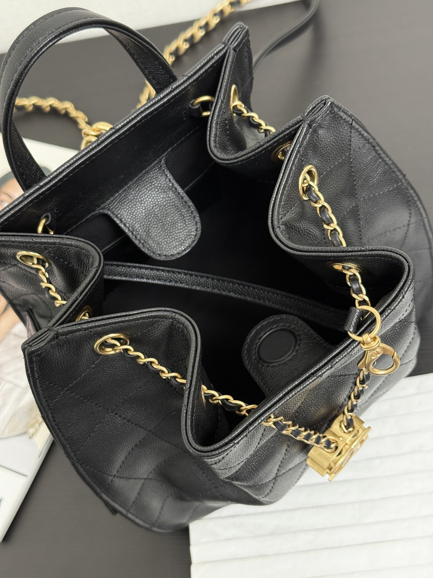 Bagsaaa Ch**el 25 Medium Backpack AS5600 Black Caviar - 23cm