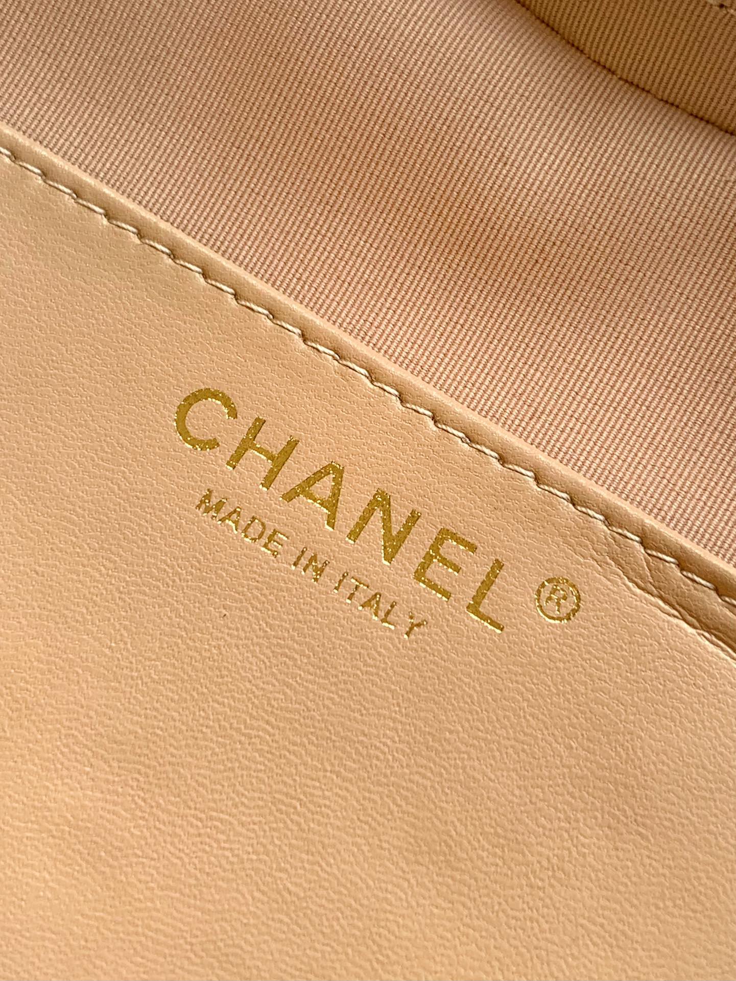 Bagsaaa Ch**el Heart Bag AS5764 Gold - 19cm