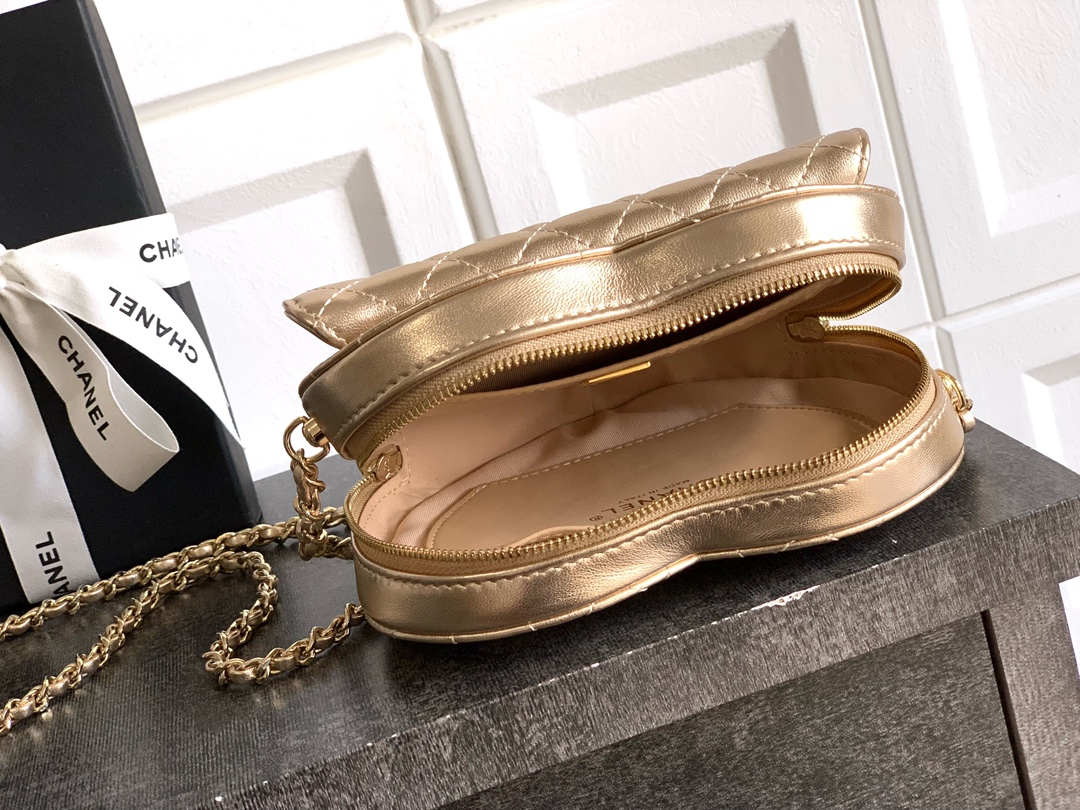 Bagsaaa Ch**el Heart Bag AS5764 Gold - 19cm