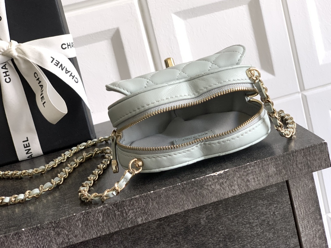 Bagsaaa Ch**el Heart Clutch with Chain AP2784 Light Blue - 13cm