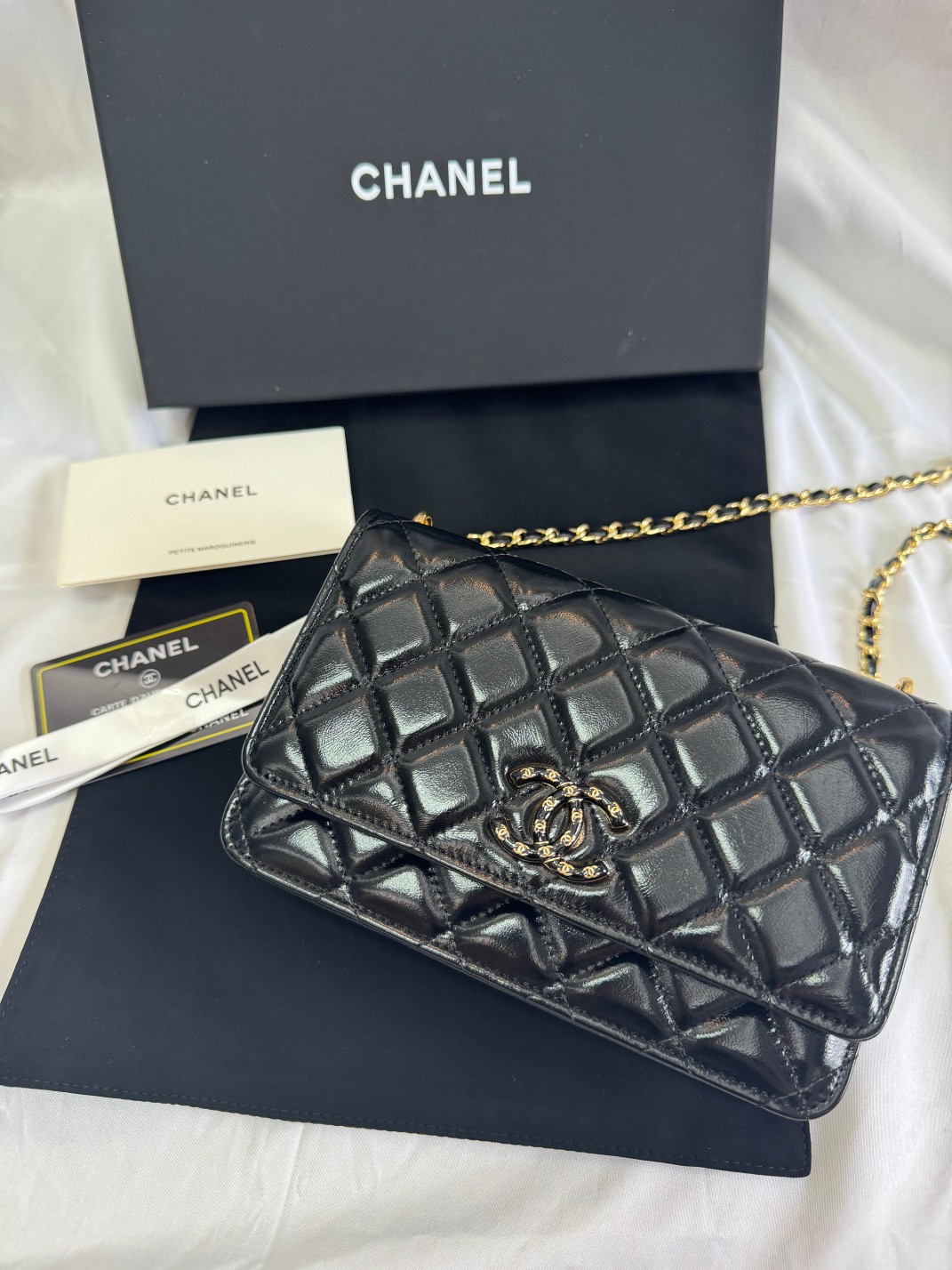 Bagsaaa Ch**el Wallet On Chain Black AP4694 Shiny Lambskin - 19.2cm