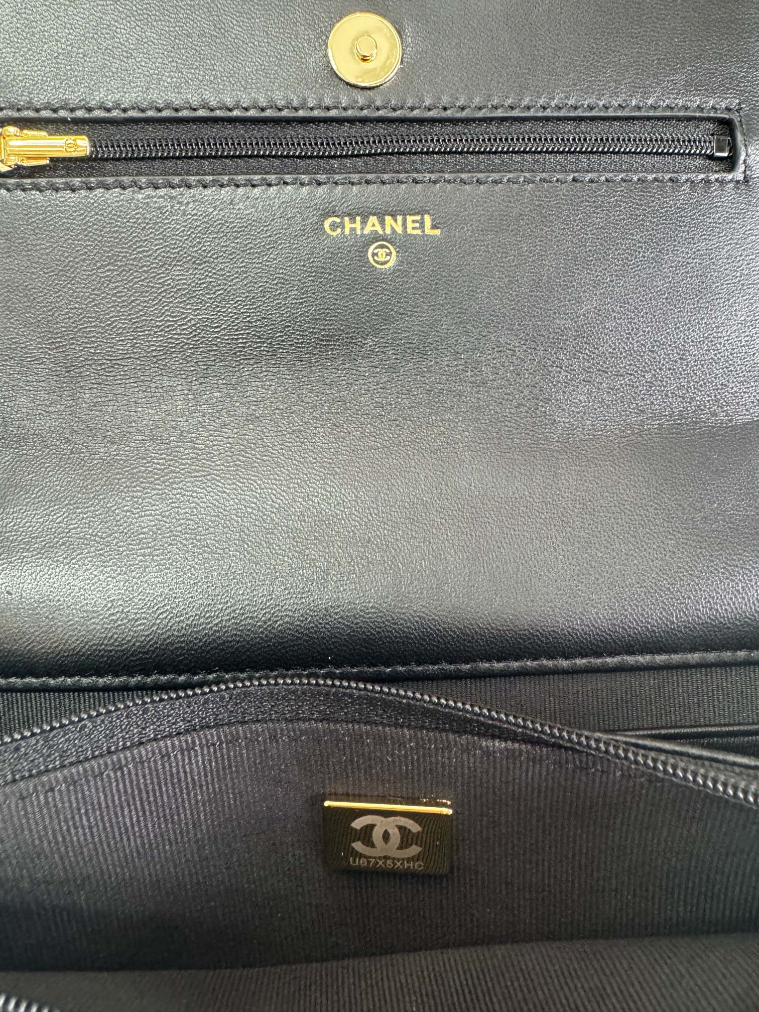 Bagsaaa Ch**el Wallet On Chain Black AP4694 Shiny Lambskin - 19.2cm