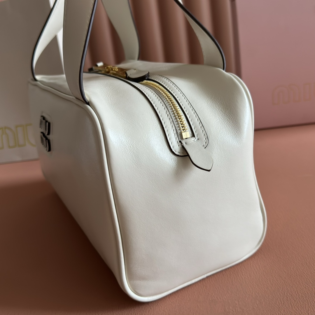 Bagsaaa Miu Miu Leather top-handle bag 5BB182 white - 28cm