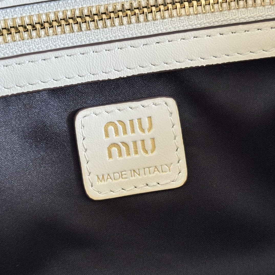 Bagsaaa Miu Miu Leather top-handle bag 5BB182 white - 28cm