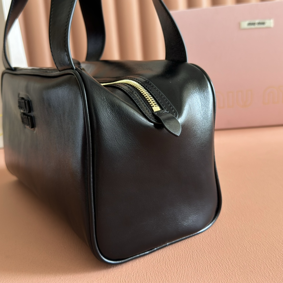Bagsaaa Miu Miu Leather top-handle bag 5BB182 black - 28cm