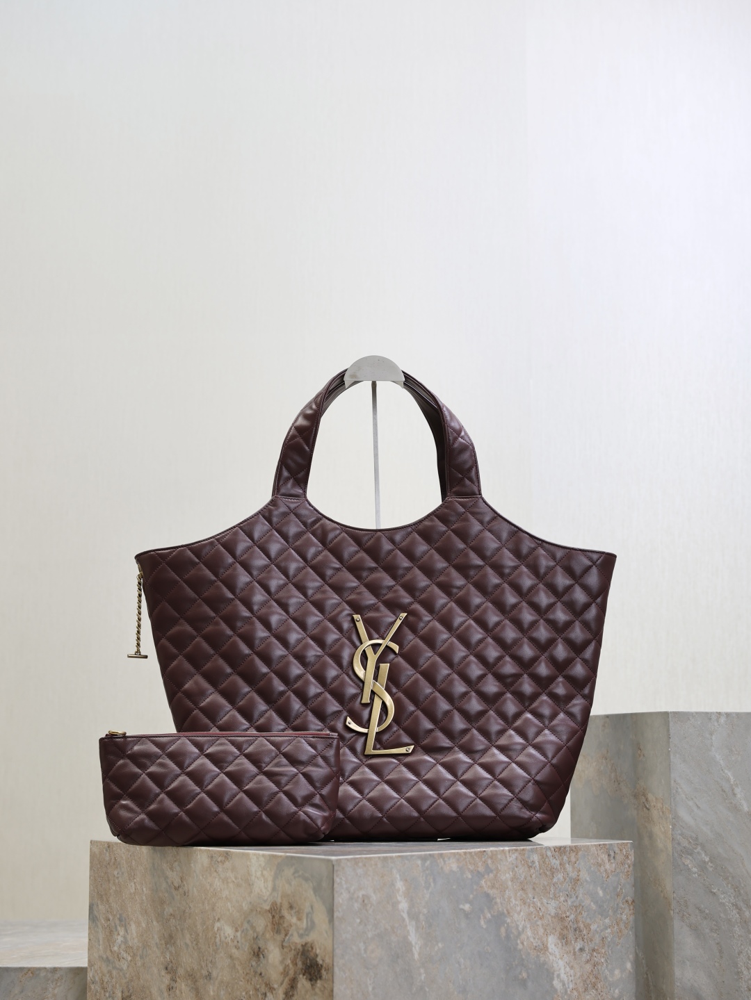 Bagsaaa Y51 ICARE in quilted nappa dark red 698651 - 55 X 43 X 5 cm