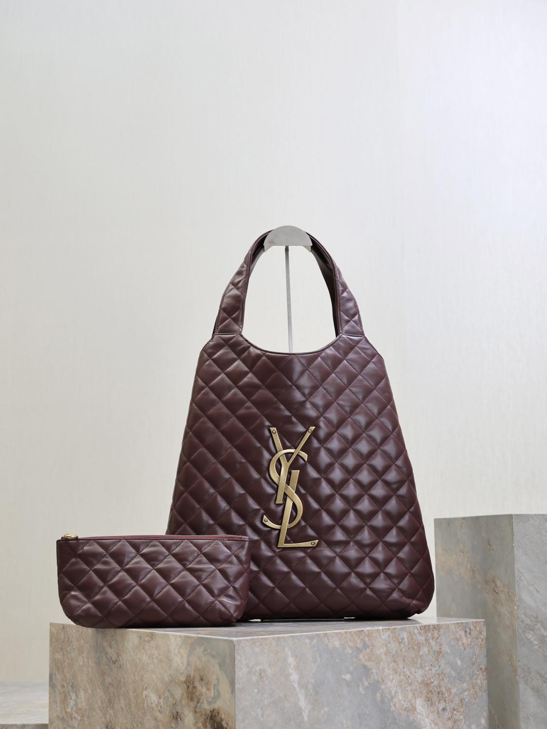 Bagsaaa Y51 ICARE in quilted nappa dark red 698651 - 55 X 43 X 5 cm