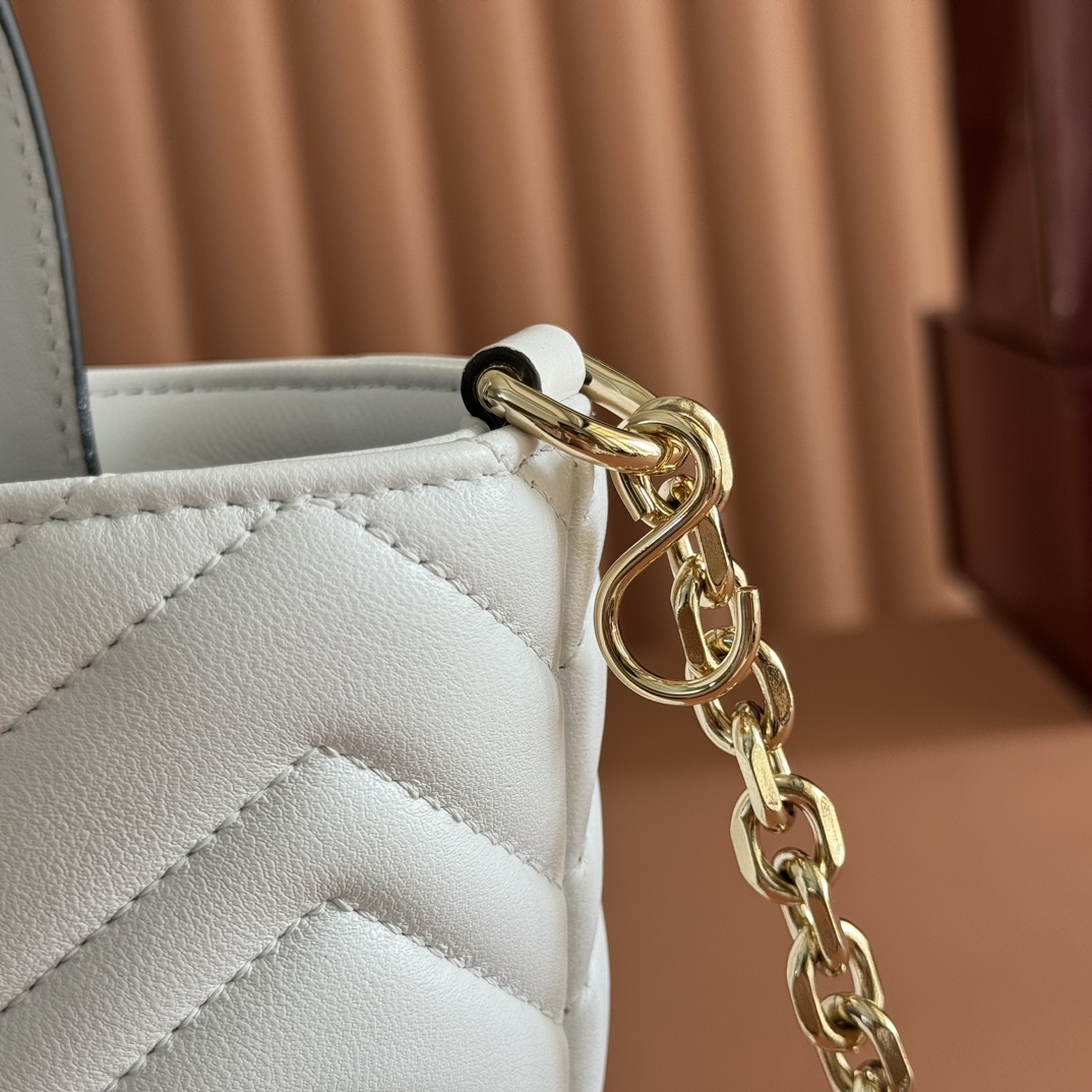 Bagsaaa Gvc*1 Betty small tote bag 847386 white -18cm