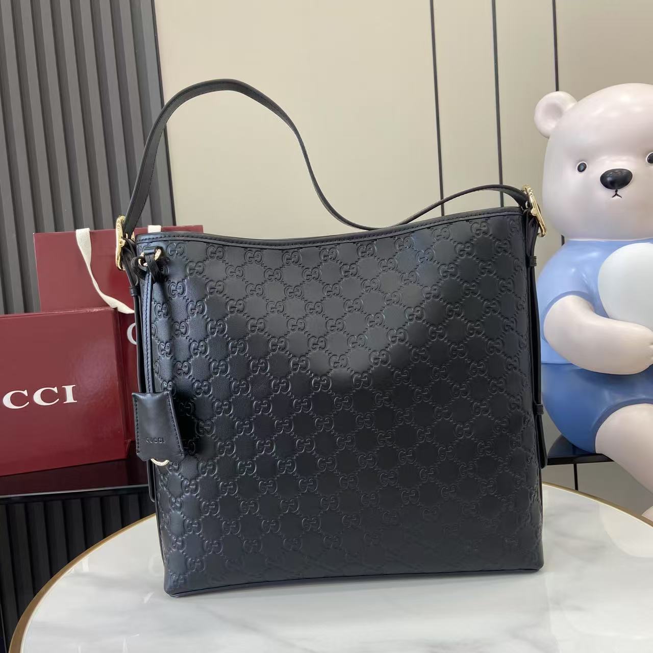 Bagsaaa Gvc*1 GG Emblem medium shoulder bag 847452 black - 30.5cm