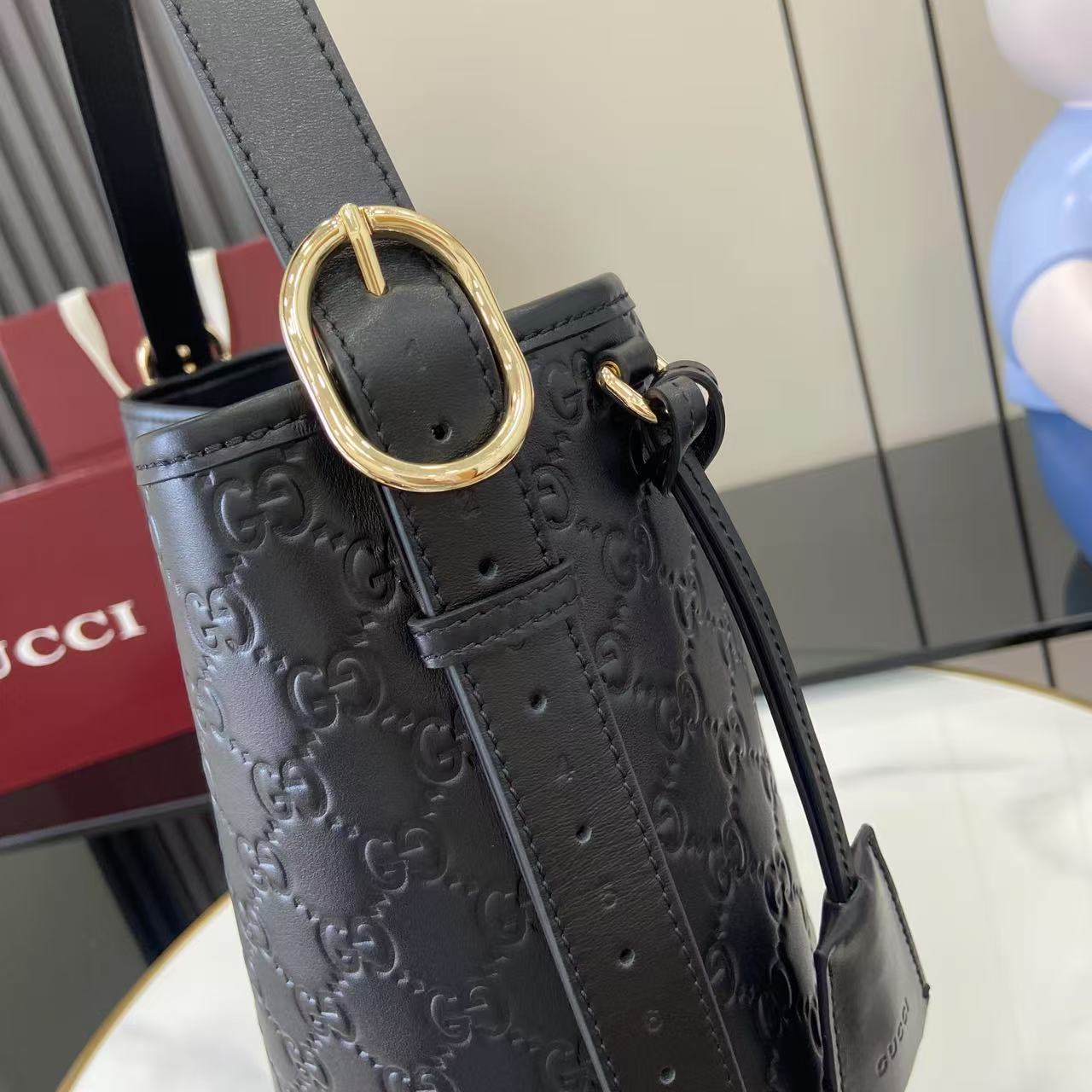 Bagsaaa Gvc*1 GG Emblem medium shoulder bag 847452 black - 30.5cm