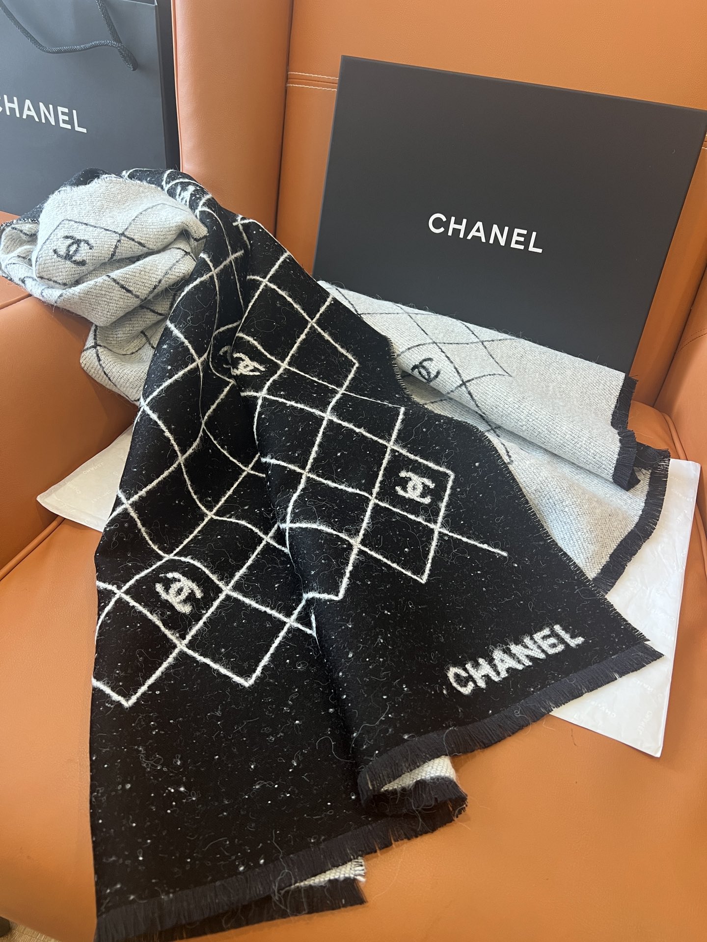 Bagsaaa Ch**el Scarf - 195x70cm