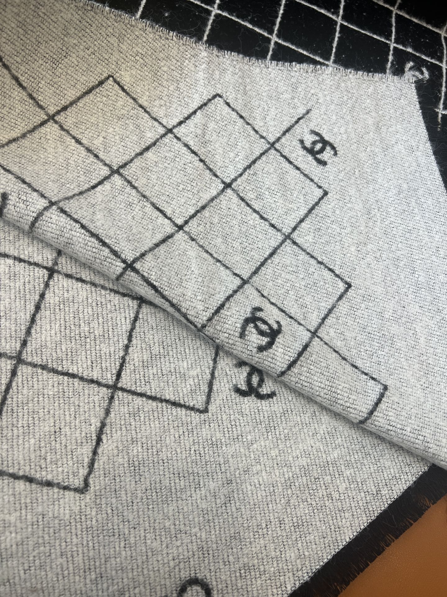Bagsaaa Ch**el Scarf - 195x70cm