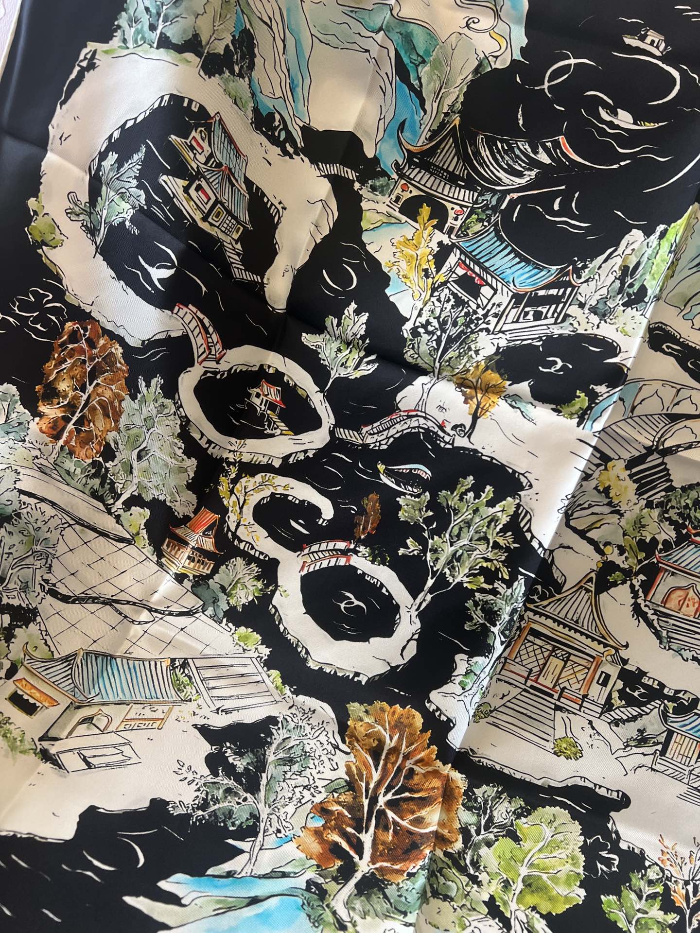 Bagsaaa Ch**el Scarf - 90cm 02