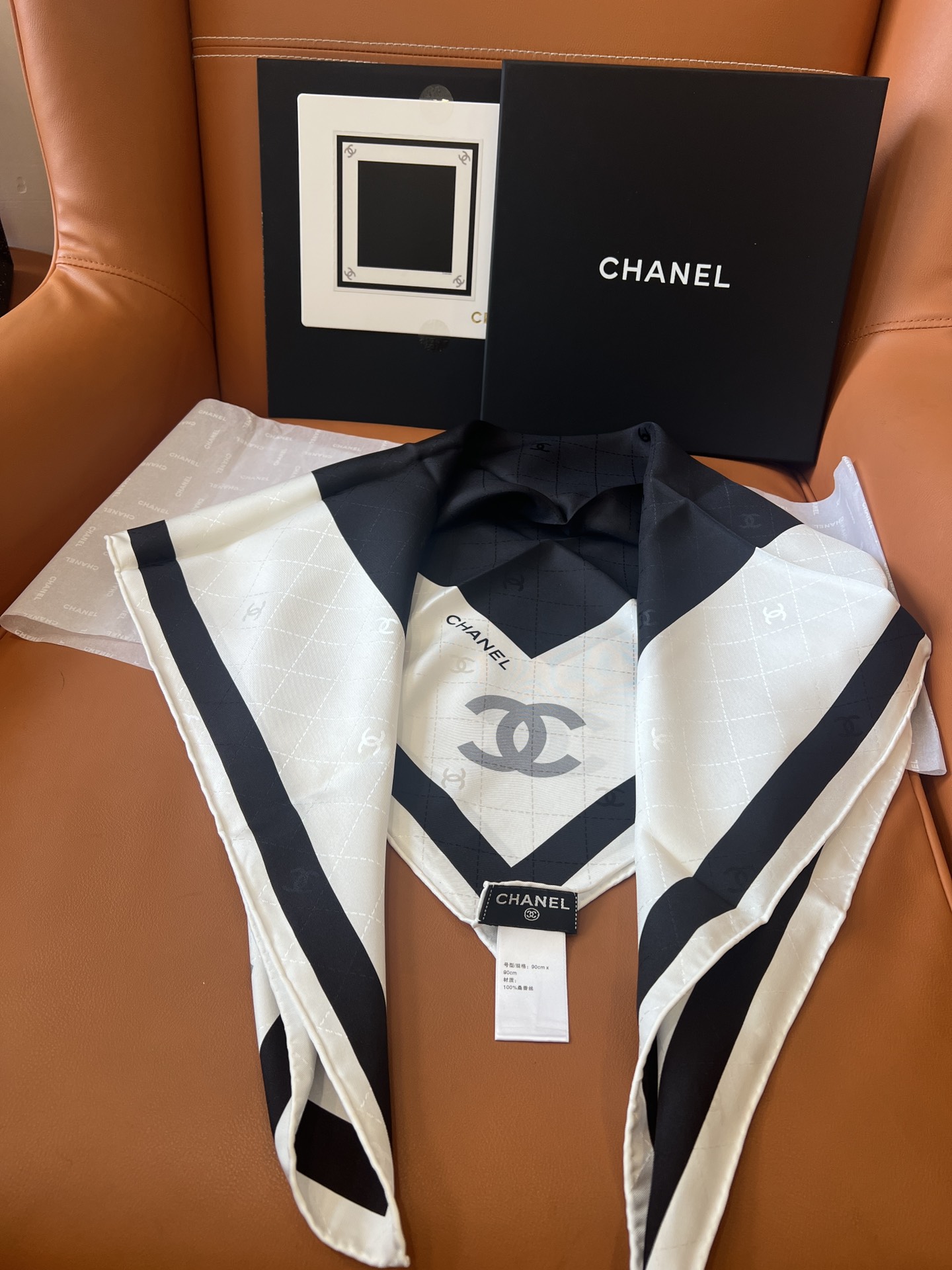 Bagsaaa Ch**el Scarf - 90cm 01