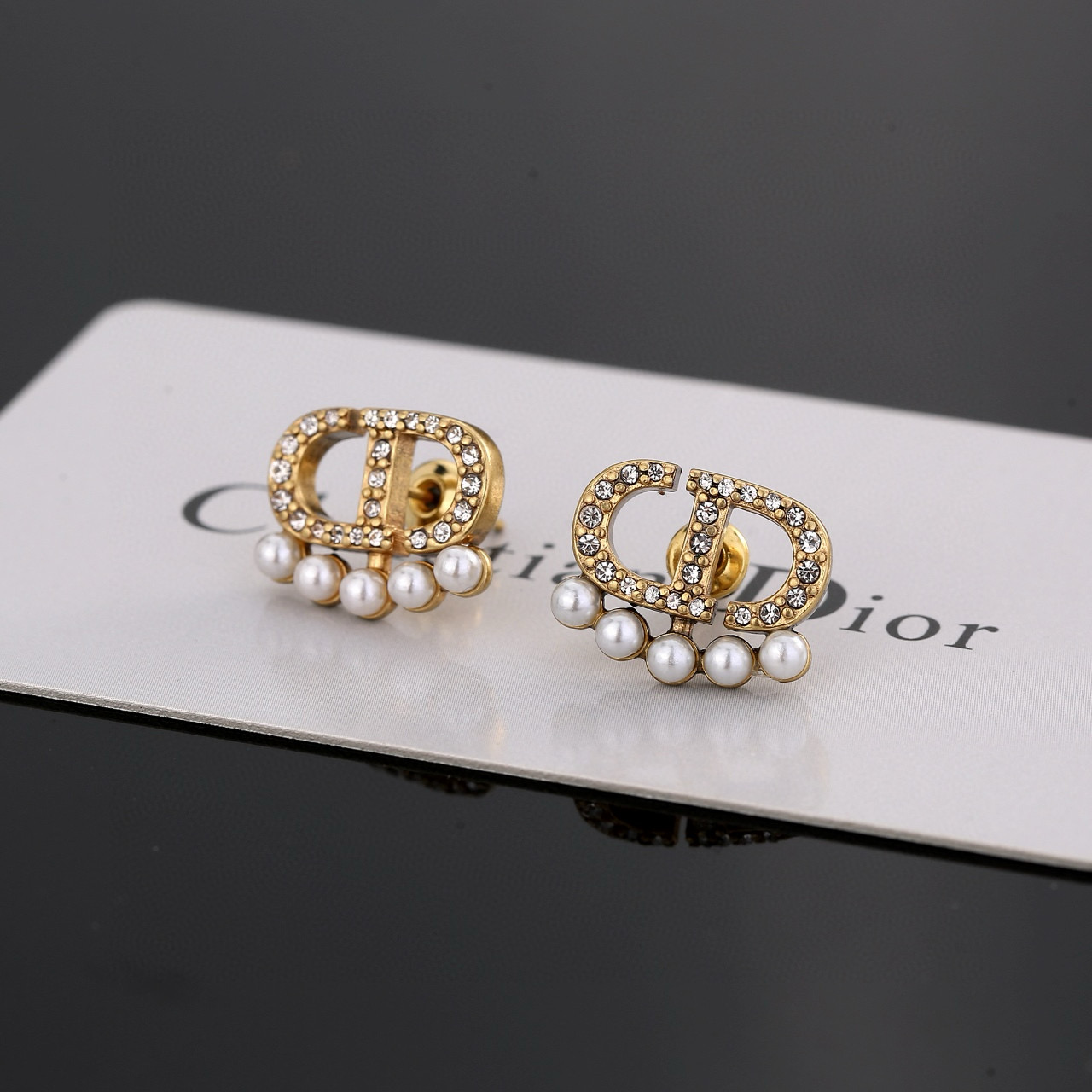 Bagsaaa D10r Earrings 15